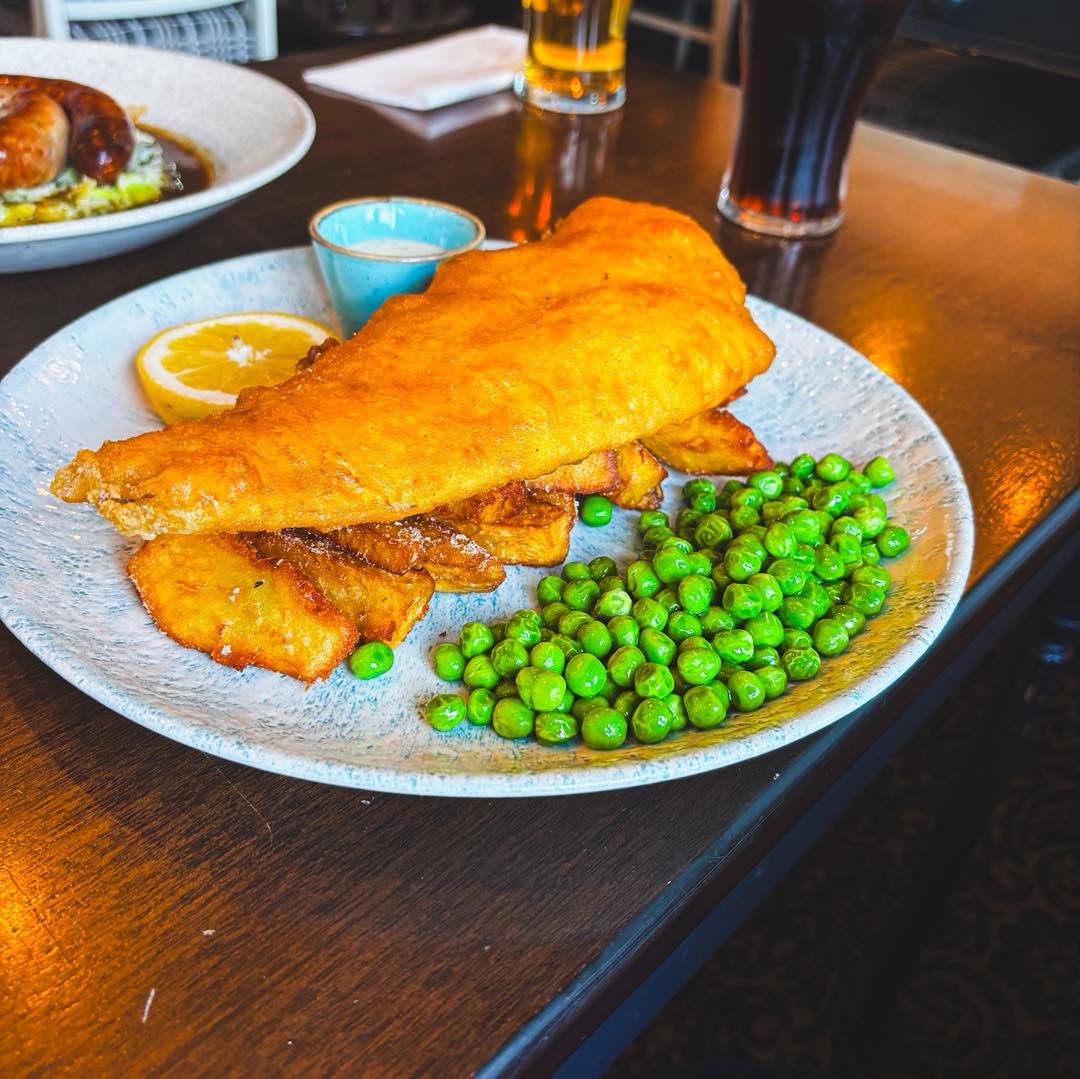 Fish ‘n’ chips at the kitti
Serving food from 12 tomorrow, pop in and try our haddock in crispy gluten free batter & proper chunky chips.
Walk ins welcome all day, book for this weekend via our website below
www.thekittiwake.com