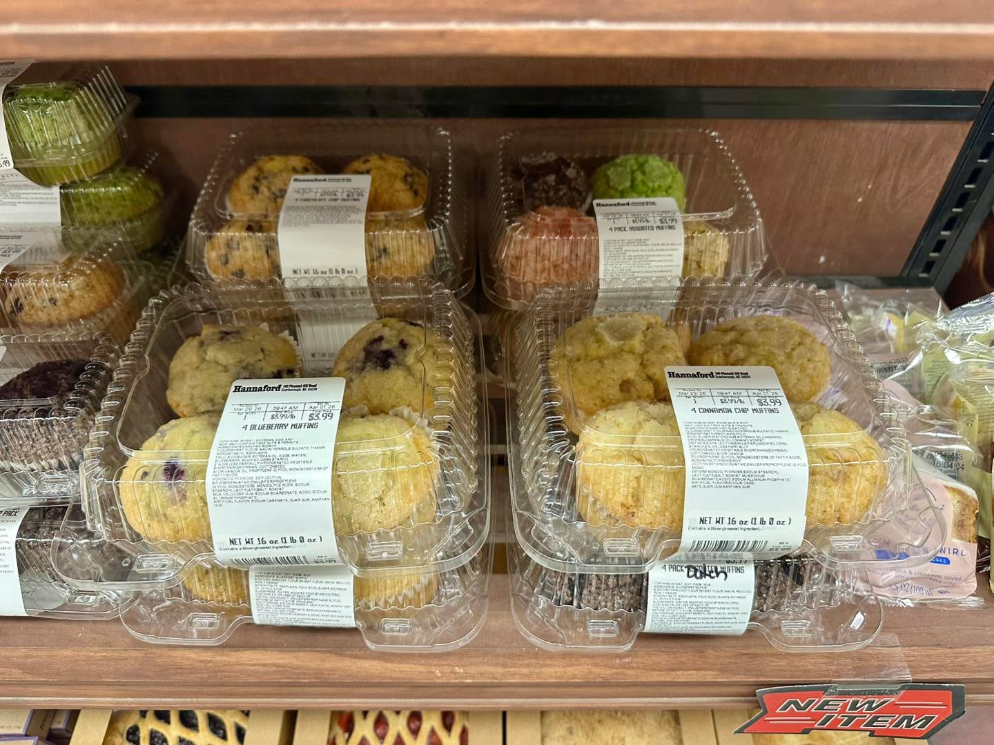 ✴️Tuesday flyer highlights, I guess we’ve got snacks on our mind but they’re some good ones!! We have our bakery muffins in a 4 pack for $3.99!! Hannaford ice cream $2.94 🍨and bone in ribeye steaks for $8.99/lb!!! 🥩
🛒 Come on in and check out all of our other amazing sales 🤗