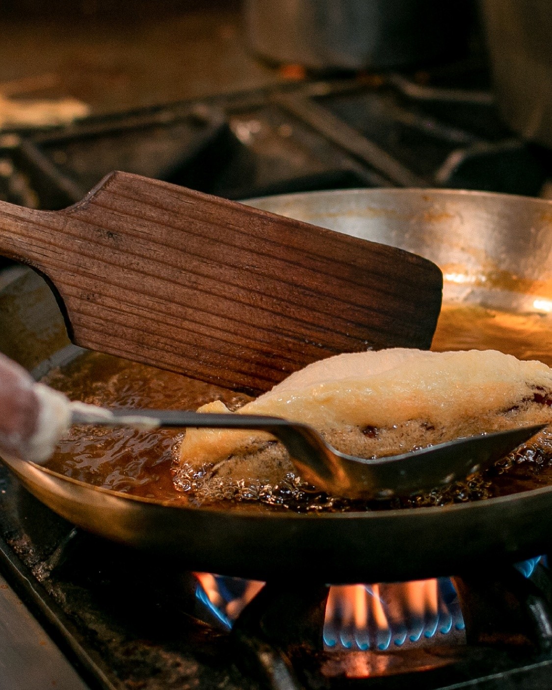 Nuestro chipotle relleno es un tradicional de cuaresma preparado con ingredientes de origen 100% poblano. 🙌 ¡Haz tu reserva!