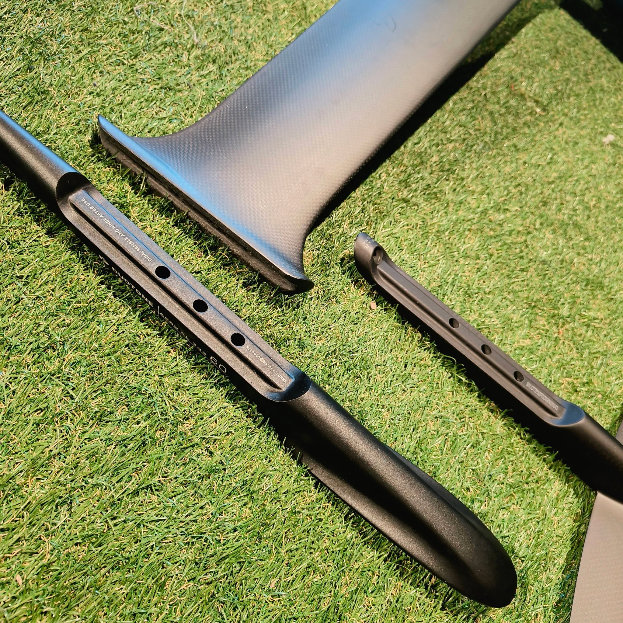 The Duotone Dlab foil assist (Carbon) can only be used with the Duotone 3bs fuselage mount Fly High Sports