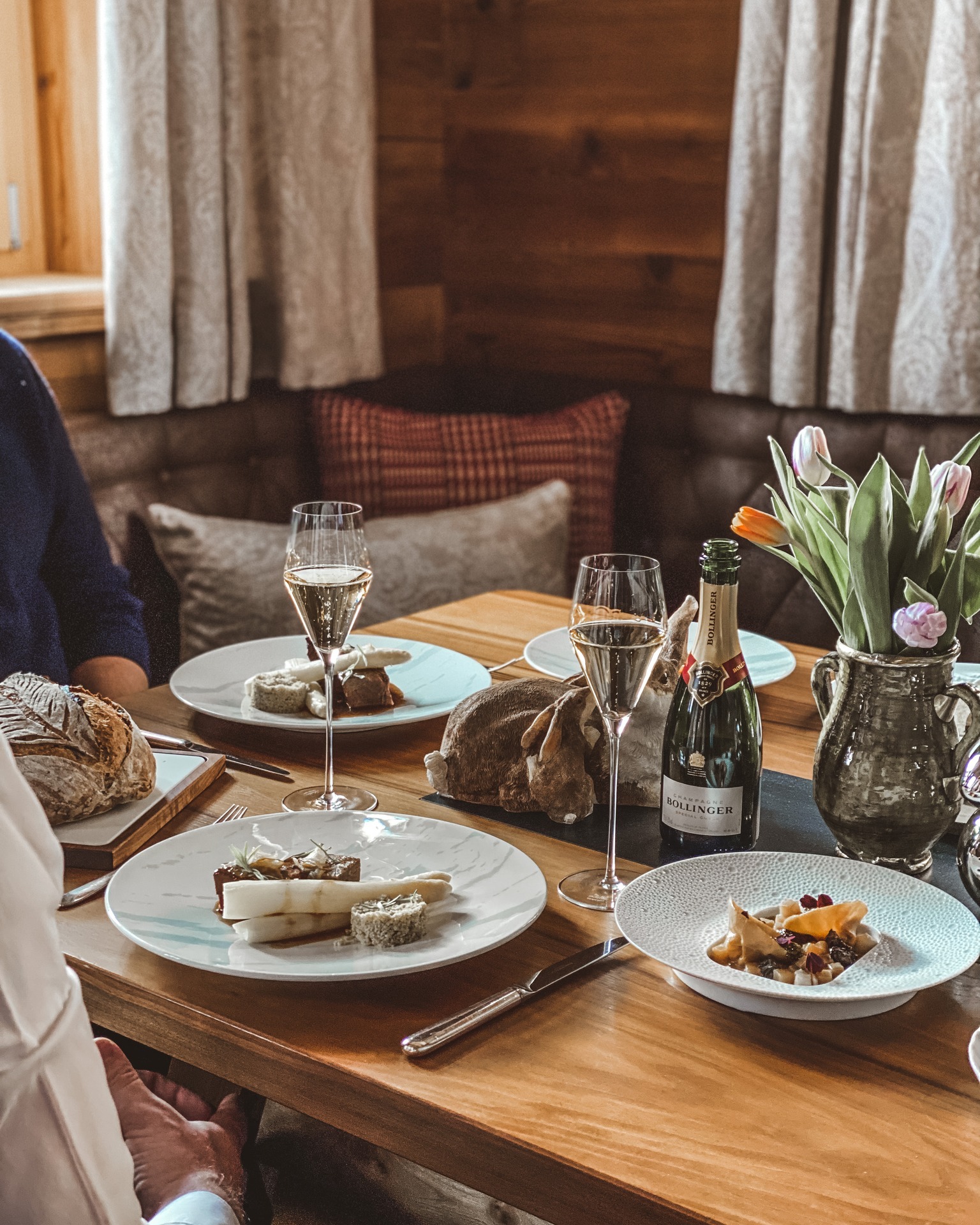 Wishing you a lovely and relaxed Easter weekend 🐣
This content was created for Burg Vital Resort a few years back.
#socialmediamanager #socialmediamanagement #socialmediamarketing #contentmarketing #hospitalitymarketing