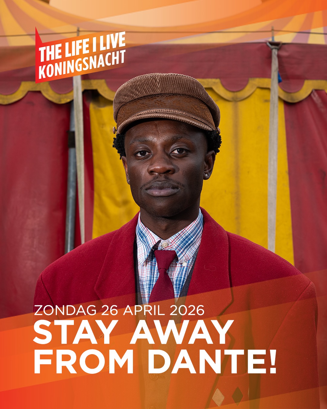 stay away from dante! neemt je mee op reis. Een reis door de genres die zijn muziek kenmerken, langs de verhalen die hij vertelt in zijn nummers en van begin tot eind in zijn sets.
Zelf heeft hij ook al een flinke reis afgelegd: van supportact van Sef en de Popronde tot een uitverkochte show in Paradiso vorige maand.
Blijf niet weg, kom dichterbij op 26 april tijdens THE LIFE I LIVE Koningsnacht.
#koningsnacht2026 #TLIL #DenHaag #TLIL26 #PopstadDenHaag