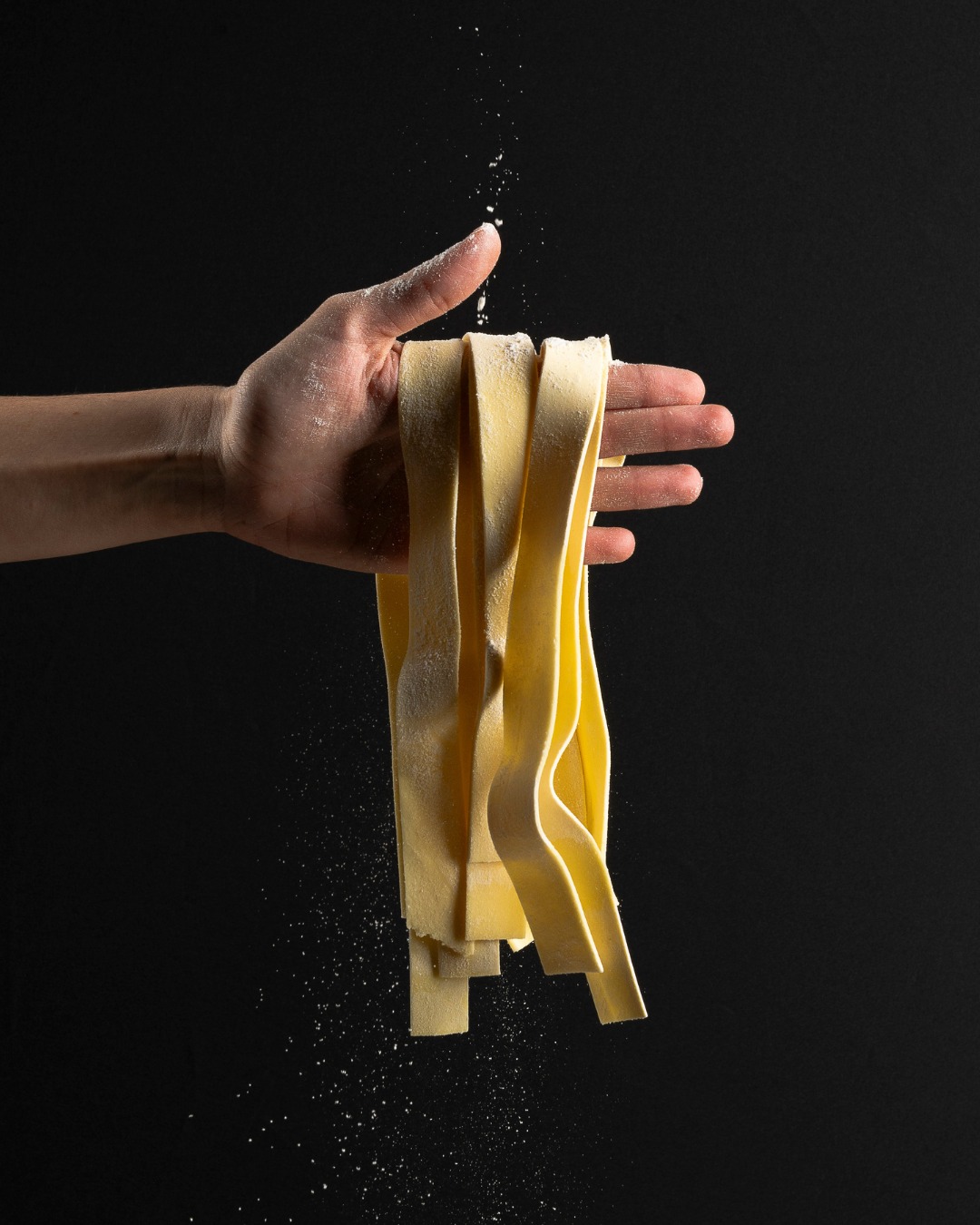 Not all pasta is the same.
Pappardelle comes from Tuscany, wide, generous, made to hold every bit of flavour.
The kind of pasta that was never meant to be rushed…
just like a long table on Good Friday.
Gluten free, made to be shared.
Because some traditions aren’t about where you are…
but who you’re with 🍝
#GlutenFreeAustralia
#PappardelleLove
#GoodFridayEats
#MadeToShare
#AutumnTable