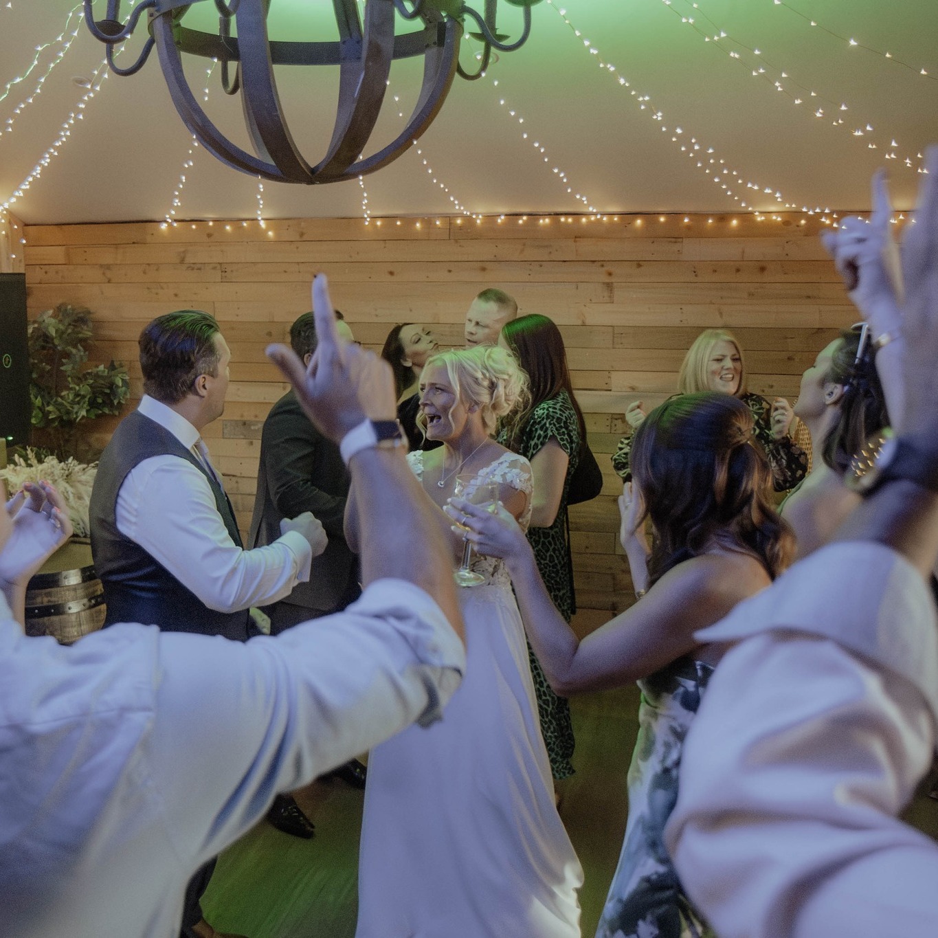 From heartfelt speeches to a packed dancefloor.
When the evening celebrations begin, the party space at Crown Lodge comes alive.
The only rule?
Dance like nobody’s watching. #dancedance
📷 @mrs_c_waltersphotography
#eveningparty #partytime #weddingday #rusticwedding #destinationwedding #crownlodgekent #weddingparty #countrywedding #woodlandwedding #summerwedding