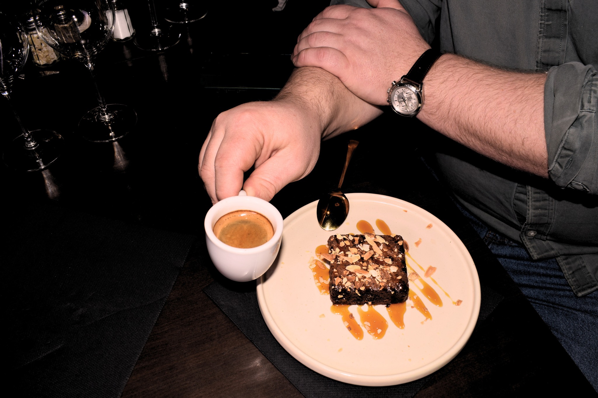 ☕ Café chaud, dessert qui fait craquer… on valide direct !
Du gourmand, du réconfort et zéro excuse pour résister. La pause parfaite qui met tout le monde d’accord.
On vous garde une place 😉
🍽 Cuisine familiale
📍 434 Rte de Toulouse, Bègles
⏱ Ouvert du mardi au vendredi midi et soir
le samedi uniquement le midi
#Bordeauxmaville
#Begles #quoifaireabordeaux
#bordeauxfood #bordeauxtopfood
#bordeauxresto
#bonnesadressebordeaux
#oumangerbordeaux
#Piccolo #piccolorestaurant