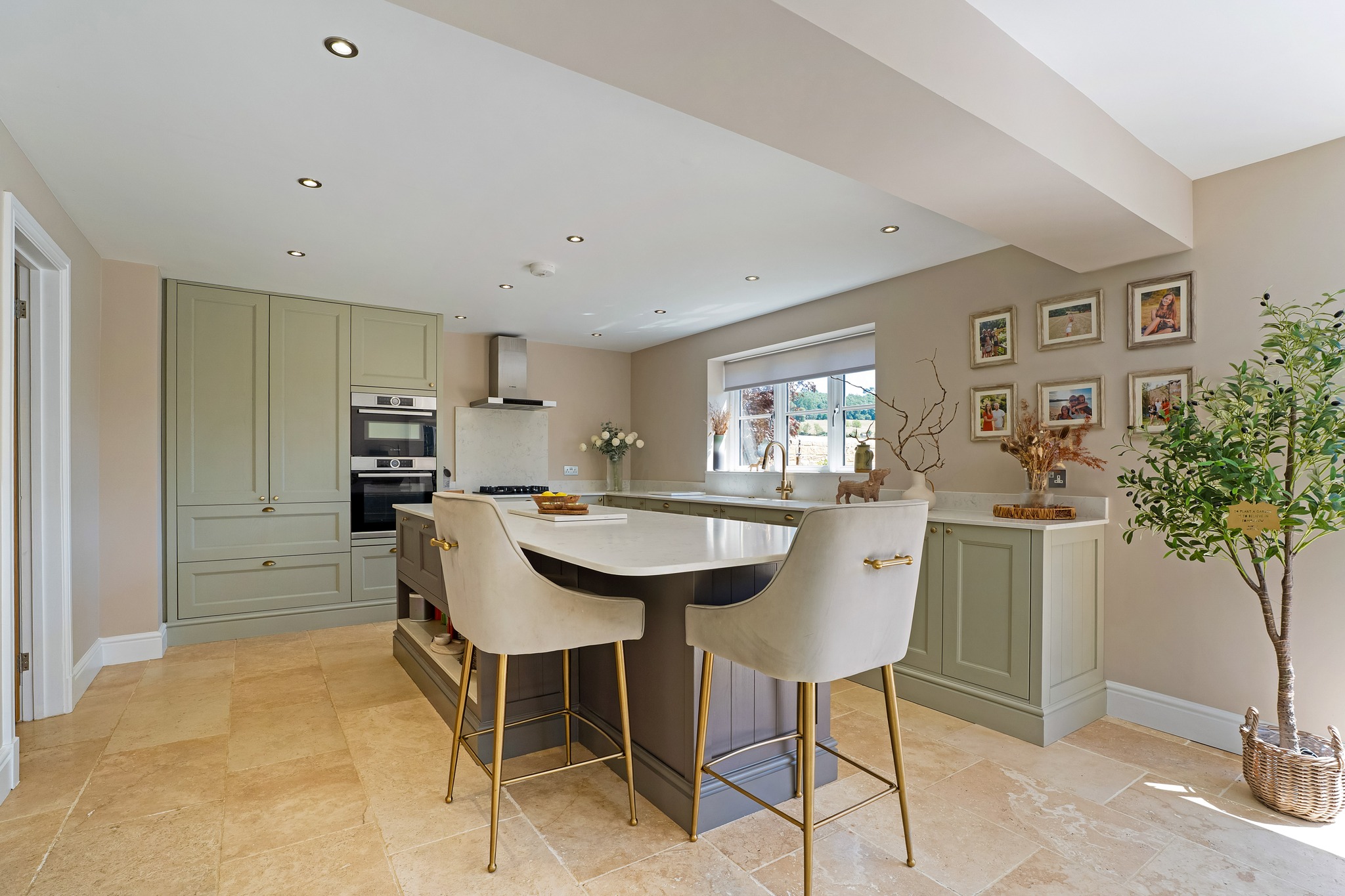 ✨ Throwback to this kitchen we completed in Mickleton 🔨
Still one of my favourites — a really clean, timeless shaker kitchen supplied by @howdensjoinery, with a large island at the centre 🏝️
The softer tones, stone worktops and brass details work really well together, and the layout makes it a great space for both day-to-day use and having people round 🍽️
👉 What do people prefer — a big island like this, or more wall units for storage?
Always interesting to hear different views 👇
If you're thinking about a kitchen renovation or upgrade, feel free to get in touch 👍
Kiteview Kitchens & Renovations Ltd