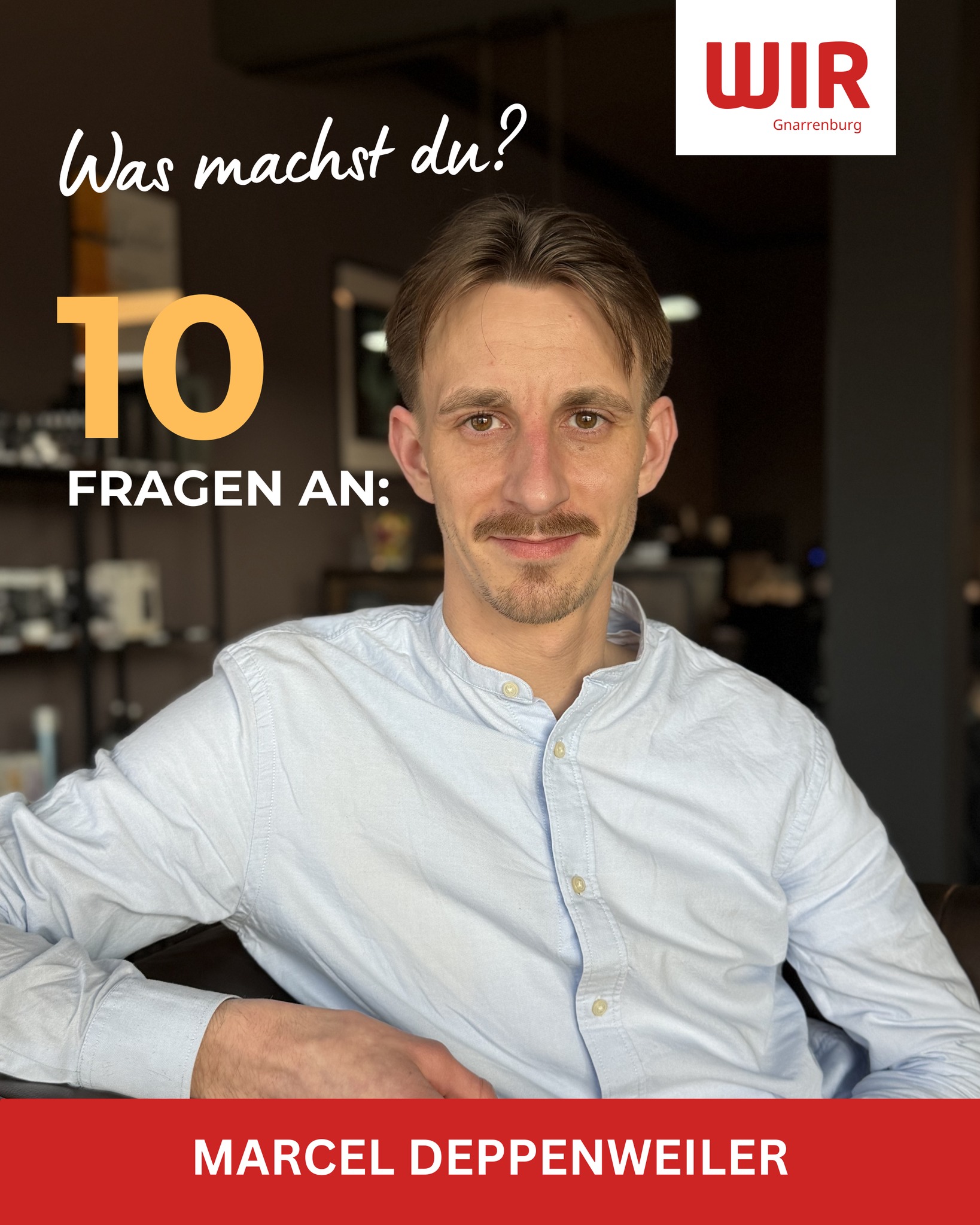 10 Fragen an Marcel Deppenweiler von MEN’S DAY
Heute stellen wir dir unser Mitglied Marcel Deppenweiler, Inhaber von MEN’S DAY – Herrenfriseur in Gnarrenburg und Worpswede, etwas persönlicher vor.
1. Was ist dein Lieblingsgericht?
Kohlrouladen und Pommes Currywurst.
2. Drei Promis, die du gern zum Essen einladen würdest?
Keke Topp, Paul Würdig und Rezo.
3. Wo können wir dich antreffen, wenn du nicht im Salon bist?
Beim Fußball.
4. Was bedeutet dir der TSV Gnarrenburg?
Gemeinschaft, Zusammenhalt und Heimat. Ich engagiere mich dort seit über 15 Jahren.
5. Was hat dich am meisten geprägt?
Die Geburt meiner Tochter – sie hat meinen Blick aufs Leben verändert.
6. Was bringt dich zum Lachen?
Die Tollpatschigkeit meiner Freundin.
7. Wie würdest du dich in drei Worten beschreiben?
Engagiert, kreativ, lebensfroh.
8. Warum hast du dich mit MEN’S DAY selbstständig gemacht?
Der Traum vom eigenen Salon war schon lange da – jetzt war der richtige Zeitpunkt.
9. Was war dein Berufswunsch als Kind?
Polizist, Architekt und Friseur.
10. Was wünschst du dir für die Zukunft?
Gesundheit und ein friedliches Miteinander.
MEN’S DAY – Herrenfriseur
Hermann-Lamprecht-Straße 56b
27442 Gnarrenburg
Schön, dass du Teil vom WIR Gnarrenburg e.V. bist!
#wirgnarrenburg #gnarrenburg #mitgliedervorstellung #mensday #friseur #regionalstark #gnarrenburgverbindet @_mens.day_
