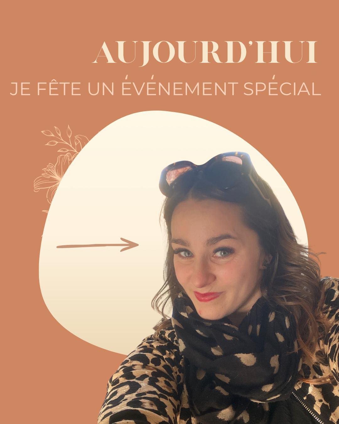 Aujourd’hui est un jour très spécial ✨
🌸 14 ans que A L’Ô DE ROSE est née 🥹
Pour celles et ceux qui ne connaissent pas mon histoire…
Tout a commencé avec mon apprentissage chez Création Sylvie, ancienne propriétaire de la boutique. J’y ai passé mon CAP puis mon BP.
En août 2011, elle me propose de reprendre… j’ai 21 ans… et je dis OUI.
En décembre, sa décision est prise.
Et là tout s’enchaîne : Janvier, février, mars 2012…Trouver un nom, créer un logo, une identité, gérer la banque, la compta, les papiers… rénover un peu la boutique…
✨ Et le 1er avril 2012, j’ouvre enfin ✨
J’ai commencé seule pendant environ un an, puis une première apprentie (expérience courte 😅), avant d’embaucher Elodie, ma première salariée, avec qui j’ai travaillé presque 7 ans ❤️
Puis il y a eu le Covid…
Une période étrange, difficile… mais j’ai tenu bon !
Elodie est partie vers une nouvelle aventure, et en plein confinement, j’embauche Lisa… en visio, à travers la France 🤣
Une belle aventure de 2 ans !
En parallèle, Noémie a fait son apprentissage, et est restée encore 2 ans après le départ de Lisa 🌿
Et depuis plus d’un an maintenant… je suis seule aux commandes 💪
Pendant toutes ces années, la vie a aussi fait son chemin…
J’ai perdu mon pilier, mon papa 🤍🥺
J’ai rencontré l’homme de ma vie 🥰
Je suis devenue maman de 2 merveilleuses filles
Je suis devenue une mum’preneur…
Et même une super sportive depuis 3 ans 🏋🏻♀️
💒 Et je pense avoir fleuri au moins 300 mariages… (et sûrement bien plus 🤔)
Alors aujourd’hui, j’ai juste envie de dire MERCI 🙏
À vous, clients fidèles, de passage, mariés, familles…
Merci de faire vivre cette belle aventure depuis 14 ans ❤️
👉 Et toi… est-ce que j’ai déjà participé à un moment de ta vie ? 🌸
Partage-le en commentaire, ça me ferait tellement plaisir de revivre ce moment avec toi 🫶🏼
Visuel by @cerise_community