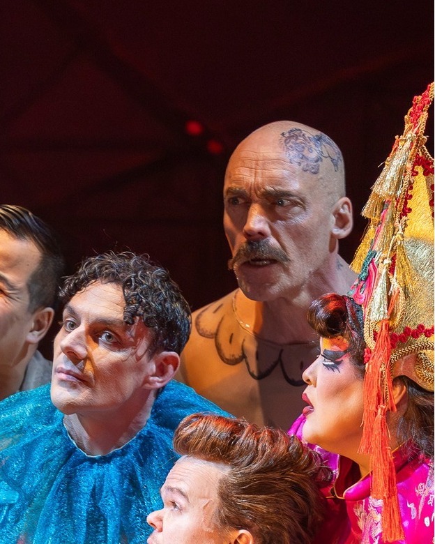 DUNCAN MEADOWS featured in @englishnationalopera's recent production of ‘Così fan tutte’, performing as the role of Strongman.
-
-
#CosìFanTutte #opera #stage #live #theatre #actor #performance #classical #actorslife