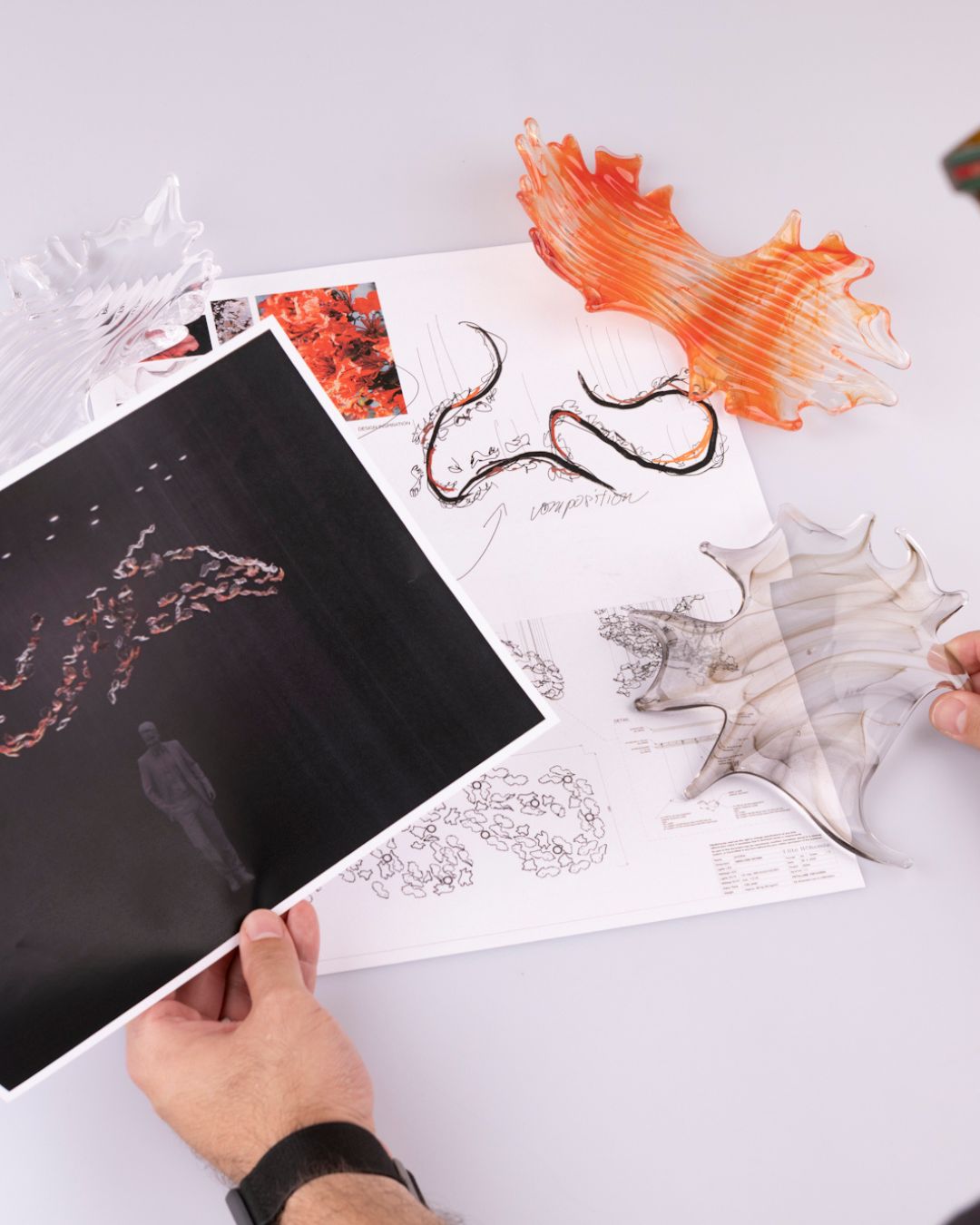 Behind every design✏️ proposal lies a process that begins on paper and ends with installation💡. From the first sketches, the shape, individual components, and their finish gradually také form — determining how light refracts, diffuses, and how it interacts with the space✨. The result is a luminaire in which design and light form a single whole.
#CrystalChandelier #CzechCrystal #LuxuryDesign #Craftsmanship #PrecisionWork #InteriorDesign #Architecture #DesignInspiration #StatementLighting #LuxuryInteriors #LightAndDesign #Handcrafted #Elegance #TimelessStyle #elitebohemia