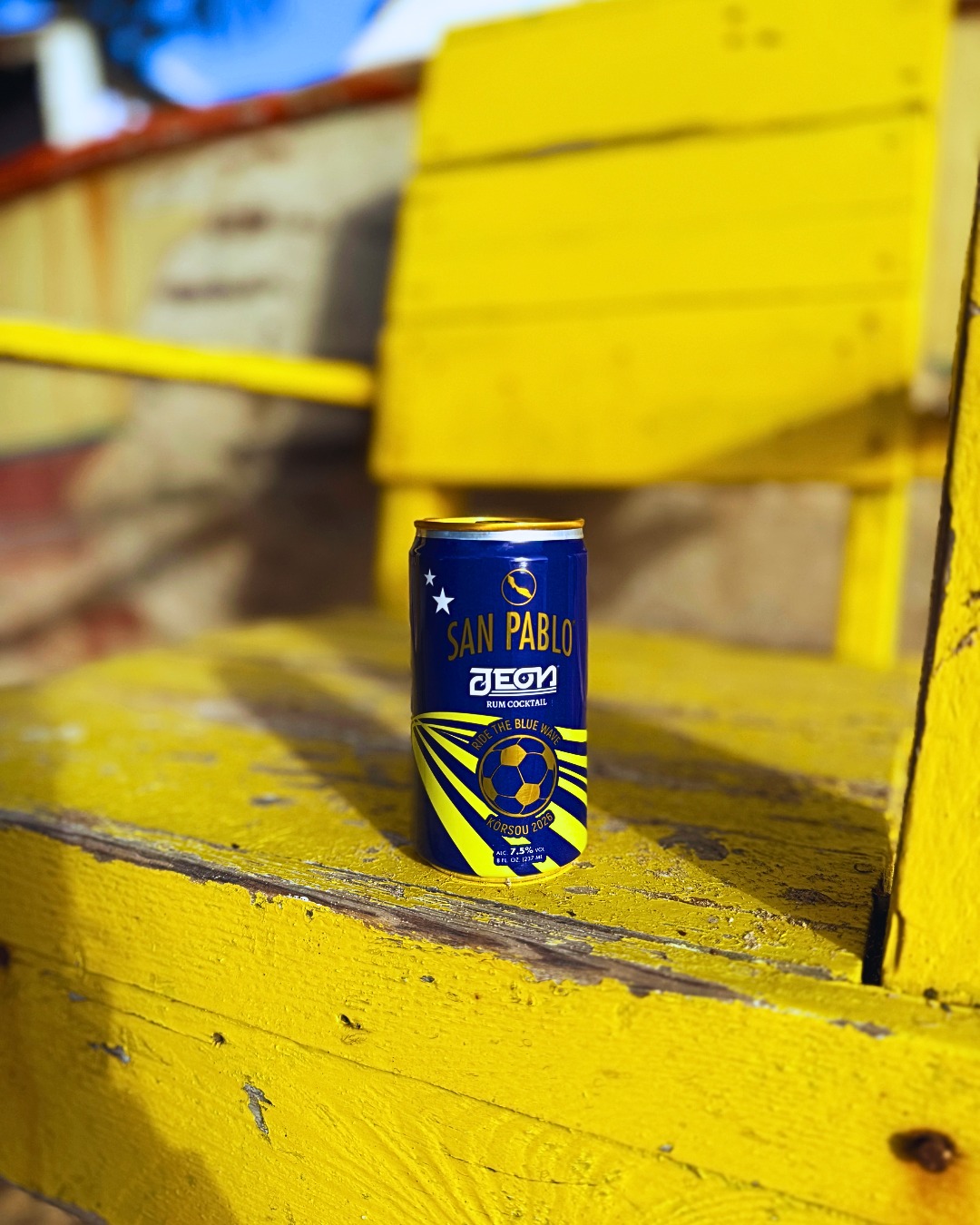 Blou ku hel. Tur tur ku Kòrsou. 💛💙
-
Blue and yellow. Kòrsou all the way. 💛💙