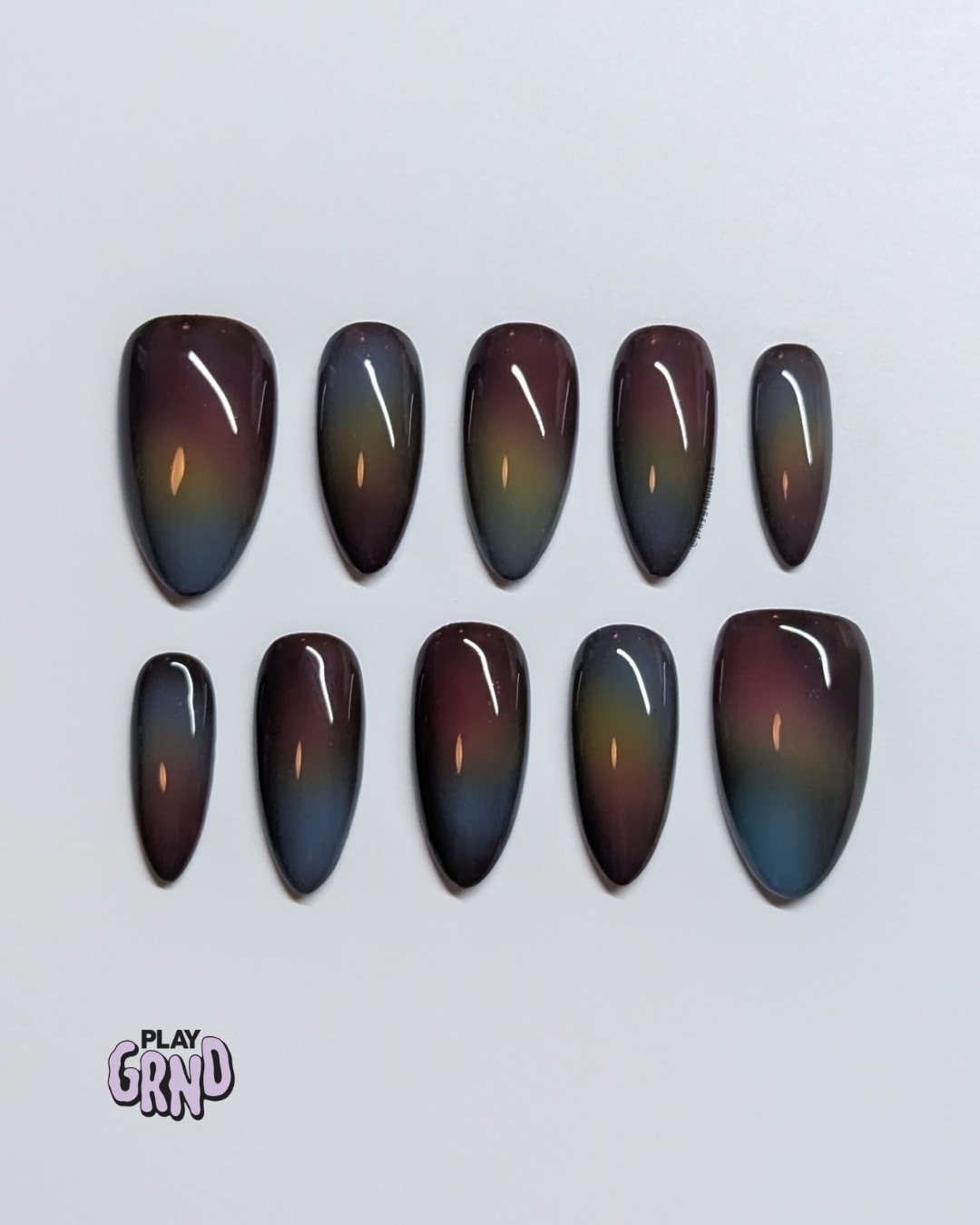 Light Leak ⚡
Y'all, these could actually be some of my new, all time faves. 🤩 I'm so obsessed with how flawlessly these colors blended together. Find the ‘Light Leak’ set now under my Fall Nails collection!
Looking to shake up your nail routine? Head to my website to grab a sizing kit or slide into my DMs with any nail inspo/questions you may have! 🖤
#playgrndpressons #playgrndnails #nailart #handpaintednails #lightleak #aura
