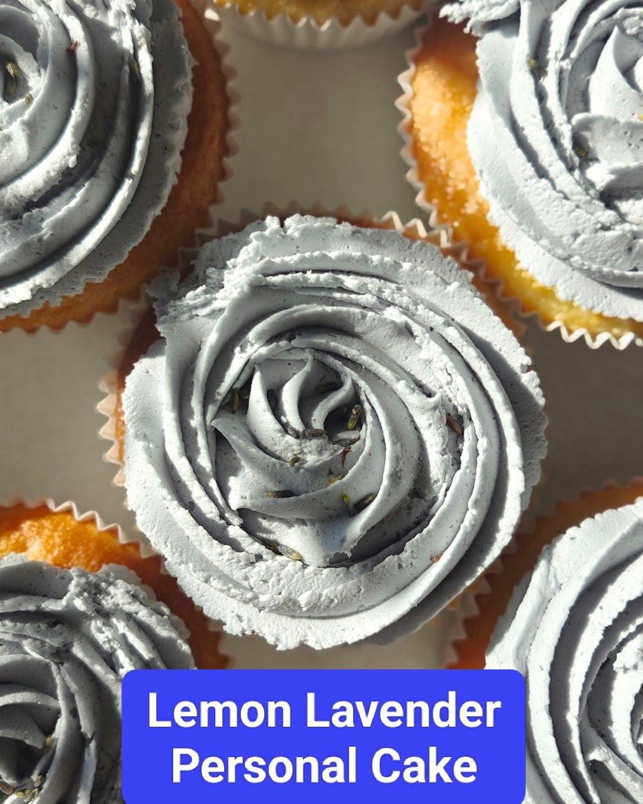 🍋💜 A little citrus, a little floral, and a whole lot of charm.
Our Lemon Lavender Personal Cake features bright, zesty lemon cake topped with silky lavender frosting and finished with delicate edible lavender sprinkles.
It’s light, fragrant, and just fancy enough to make you feel like you should be eating it in a garden somewhere… pinky up optional. 😉
#senzaglutenfree #glutenfreebakery #lemonlavender #floraldesserts #prettyandtasty