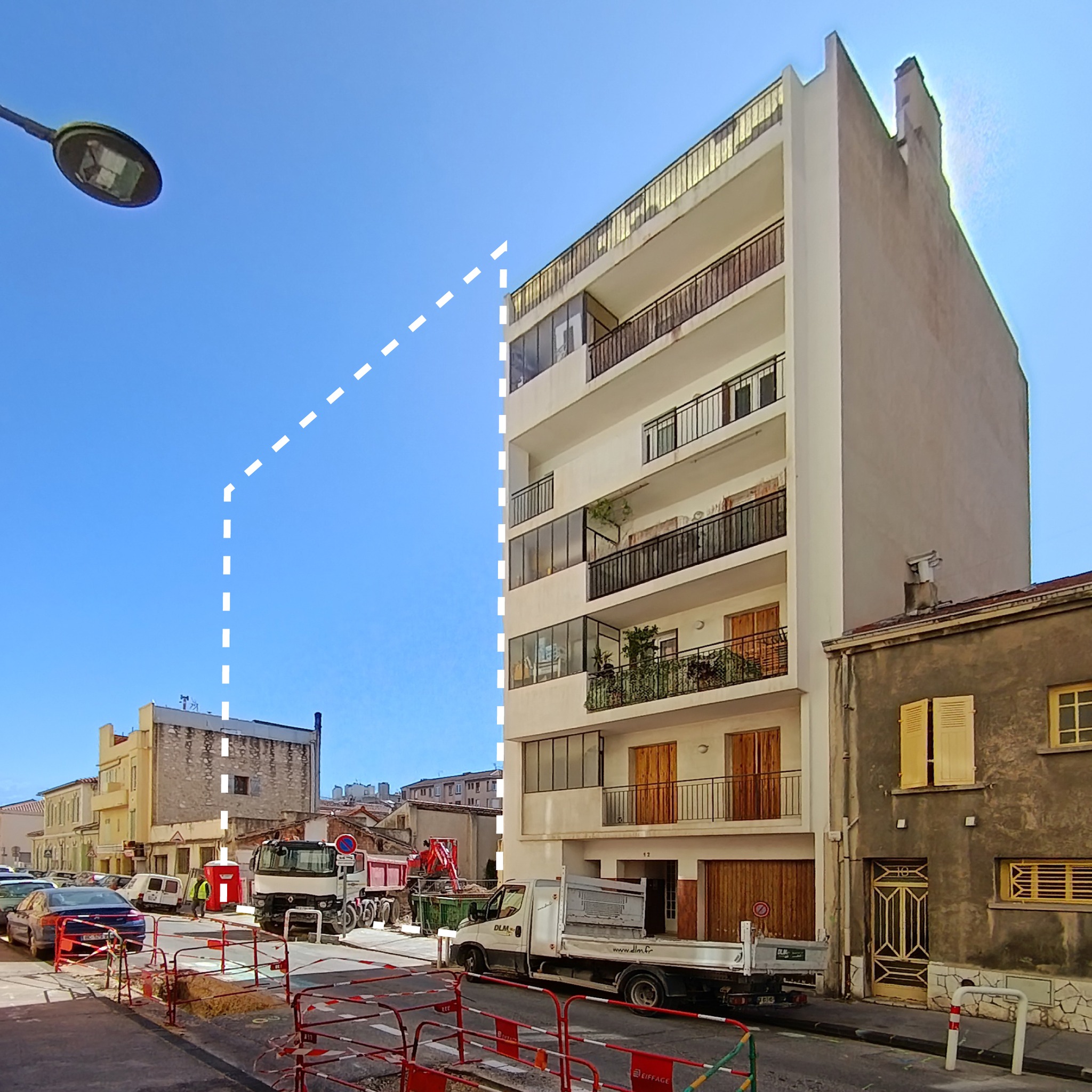 Boulevard Baudelaire, les travaux de démolition ont officiellement débuté.
Un moment important pour nous : après de longs mois d’études, de conception et de préparation, L'Immeuble Idéal entre désormais dans sa phase de réalisation !
Ces premières interventions préparent le terrain qui accueillera prochainement un immeuble personnalisable, évolutif et pleinement ancré dans son quartier. L'Immeuble Idéal est développé par Procivis Provence et @modusaedificandi
Le démarrage des travaux marque également l’aboutissement d’un important travail collectif.
Un grand merci à l’ensemble des équipes qui ont contribué à la conception de ce projet et à le rendre aujourd’hui constructible :
EGR, architecte mandataire
Calma, architecte associée
Ingénierie 84, bureau d'étude structure
Quadra groupe, bureau d'étude fluides et thermique
Snapse, bureau d'étude économie
A2MS, bureau d'étude acoustique
Alpes Contrôles, bureau de contrôle / SPS
STAM, entreprise gros-œuvre
Rector Lesage, industriel
La démolition est actuellement assurée par l'entreprise SDR.
A bientôt pour la suite !
#démolition #immeuble #architecture #ville #personnalisable #évolutif #construction