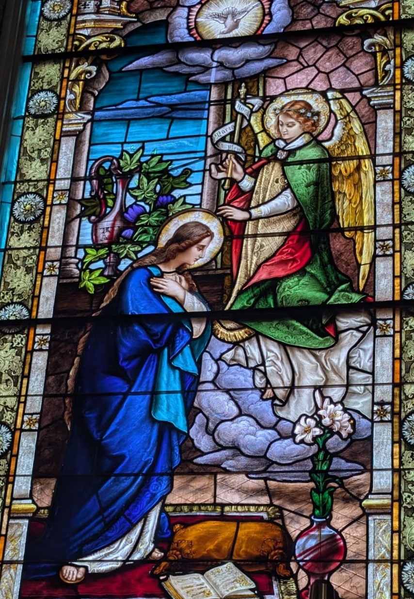 Today we celebrate the Solemnity of the Annunciation of the Lord.
On this day, the Angel Gabriel appeared to the Blessed Virgin Mary, announcing that she had been chosen to become the Mother of God. Through her humble “yes,” the Word was made flesh, and our salvation began.
May we imitate Our Lady’s faith and openness to God’s will in our own lives.