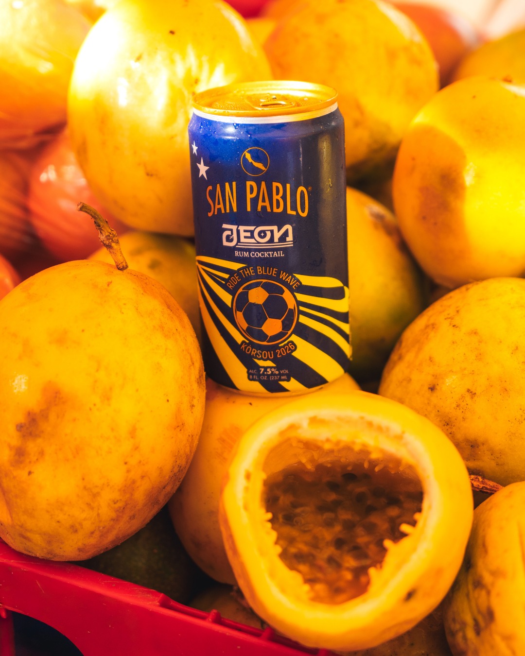 Marakuya den e meskla, Kòrsou den e ambiente. Friu i kla. 🧊
-
Passionfruit in the mix, Kòrsou in the mood. Cold and ready. 🧊