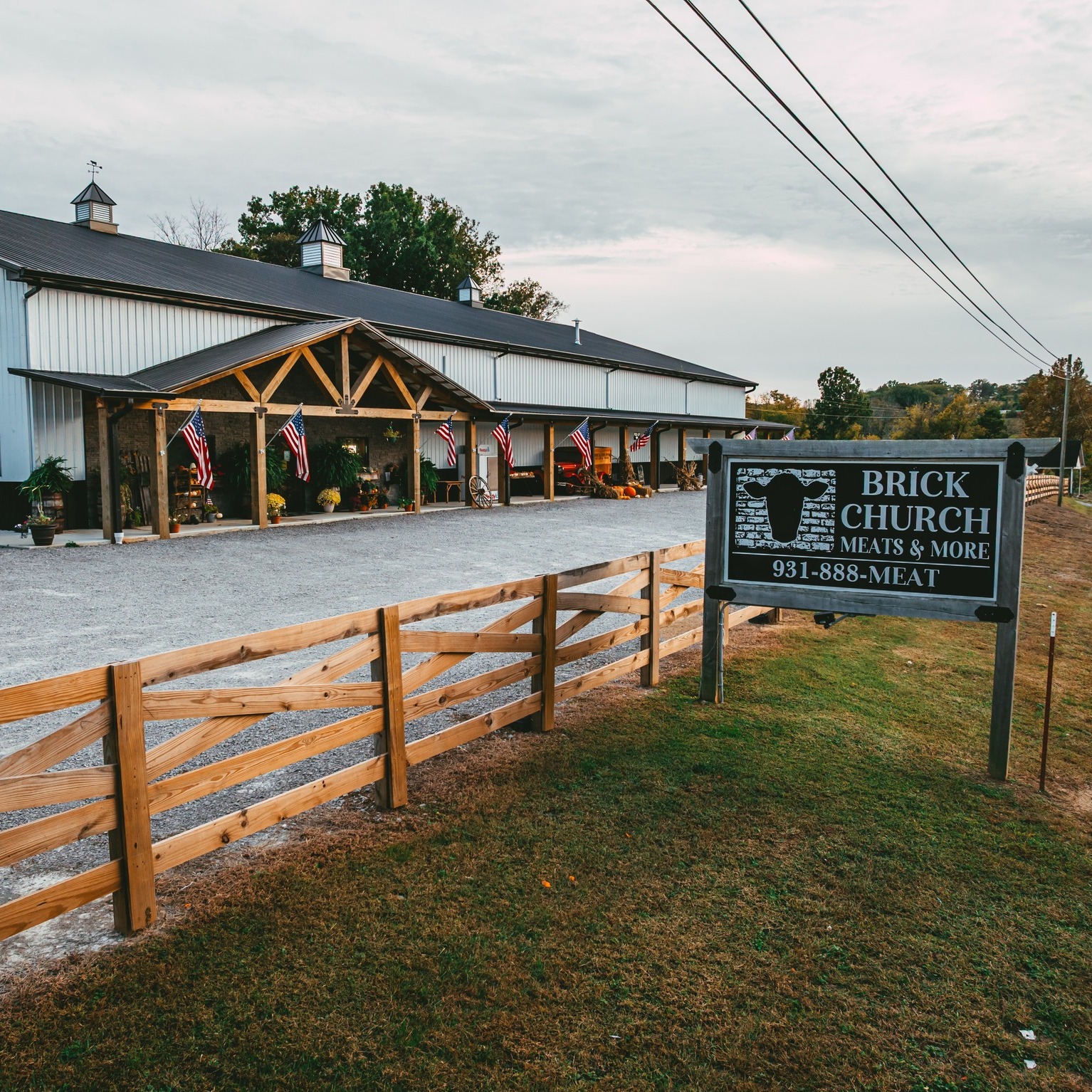 Take home farm-fresh souvenirs 🥩🍽️
At Brick Church Meats & More, shop a wide range of high-quality farm products that represent Tennessee flavor 😍
📍Pulaski, TN
📸: Morrison Visuals
#VisitPulaski