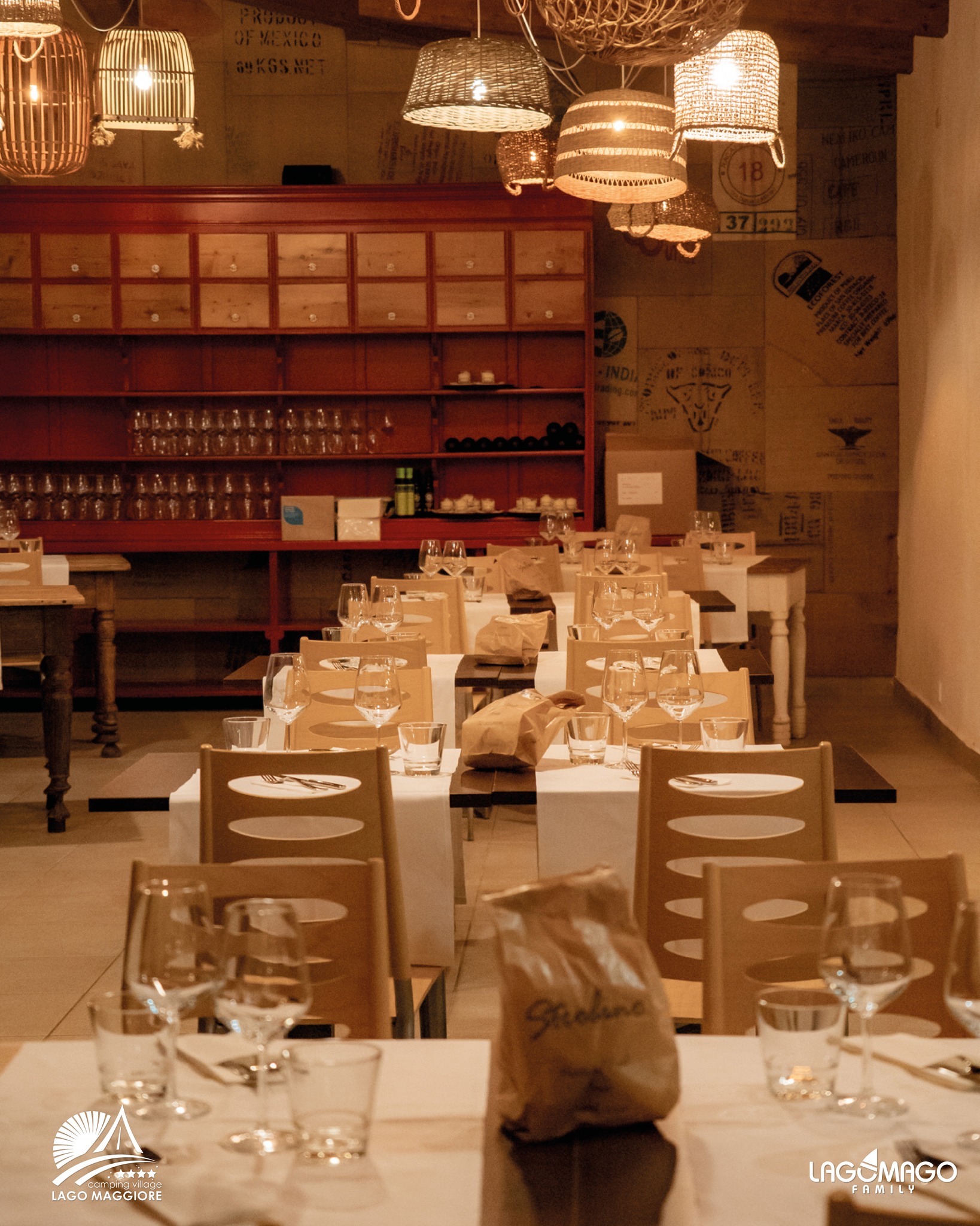 Benvenuti al Ristorante Mago’s 🍽️
La nuova stagione porta con sé una grande novità: un ristorante tutto da scoprire, dove la cucina italiana diventa protagonista.
Profumi, sapori autentici e ingredienti di qualità si incontrano in un’esperienza pensata per conquistare ogni palato.
Mangiare qui non è solo un momento della giornata, ma parte integrante della vacanza.
Lasciatevi sorprendere, assaporate, condividete ✨
A Mago’s, il gusto diventa emozione.
🇬🇧 Welcome to Mago's Restaurant! 🍽️
The new season brings an exciting novelty: a restaurant waiting to be discovered, where Italian cuisine takes centre stage.
Here, fragrances, authentic flavours and quality ingredients come together in a culinary experience designed to delight every palate.
Dining with us is more than just a meal: it’s an essential part of your holiday.
Allow yourself to be surprised, savour and share. ✨
At Mago’s, taste becomes emotion. ✨
🏕 @lagomag
🌈 @lagomagofamily
🌳 @camping_eden
🏖 @italialido
🦢 @edenvillage_lagomaggiore
#CampingVillageLagoMaggiore
#VacanzeSulLagoMaggiore
#FamilyHolidayItaly
#LagoMaggioreExperience
#EstateInFamiglia