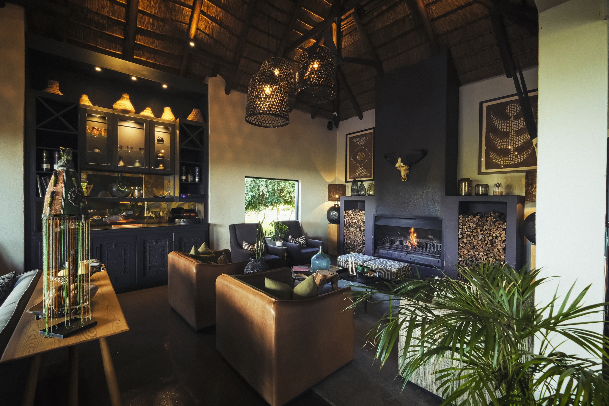 The wild outside and inviting warmth within. After a day of discovery, settle into the quiet comfort of the lodge - where every detail invites you to pause, take a breath, and stay a little longer.
#57Waterberg #SafariStay #LuxuryLodge #BushEscape #NatureRetreat #SlowTravel