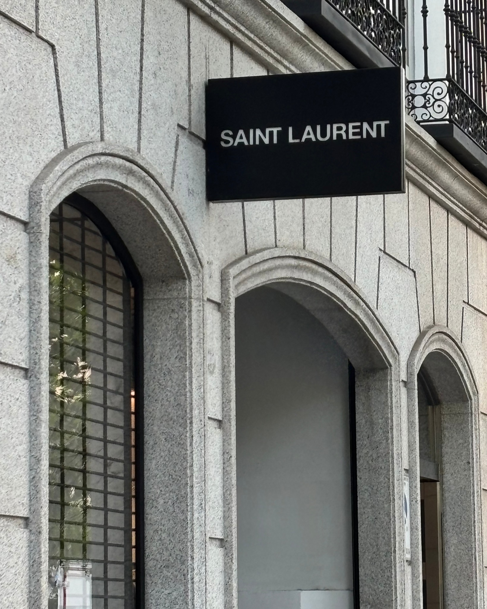 saint laurent mornings, 🏛️✨