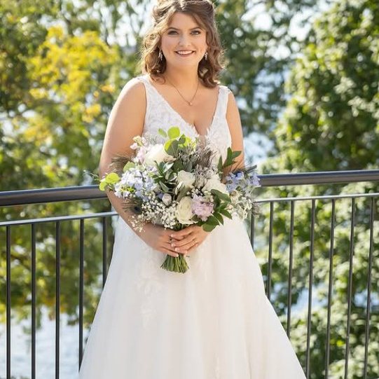 Dreaming of timeless, romantic wedding flowers? 🌿✨
At Archer & Bliss Floral, we specialize in custom bridal bouquets and wedding floral design that feel effortlessly natural and artfully curated for your day.
From soft, organic textures to locally inspired blooms, every arrangement is designed with intention and beauty in mind.
💍 Planning your Wisconsin wedding? Let’s bring your vision to life.
Visit www.archernbliss.com to explore our wedding collections and book your consultation today.
#WisconsinWeddingFlorist #BridalBouquet #WeddingFlowers #LuxuryWeddingFlorals #ArcherAndBliss #WeddingInspiration
