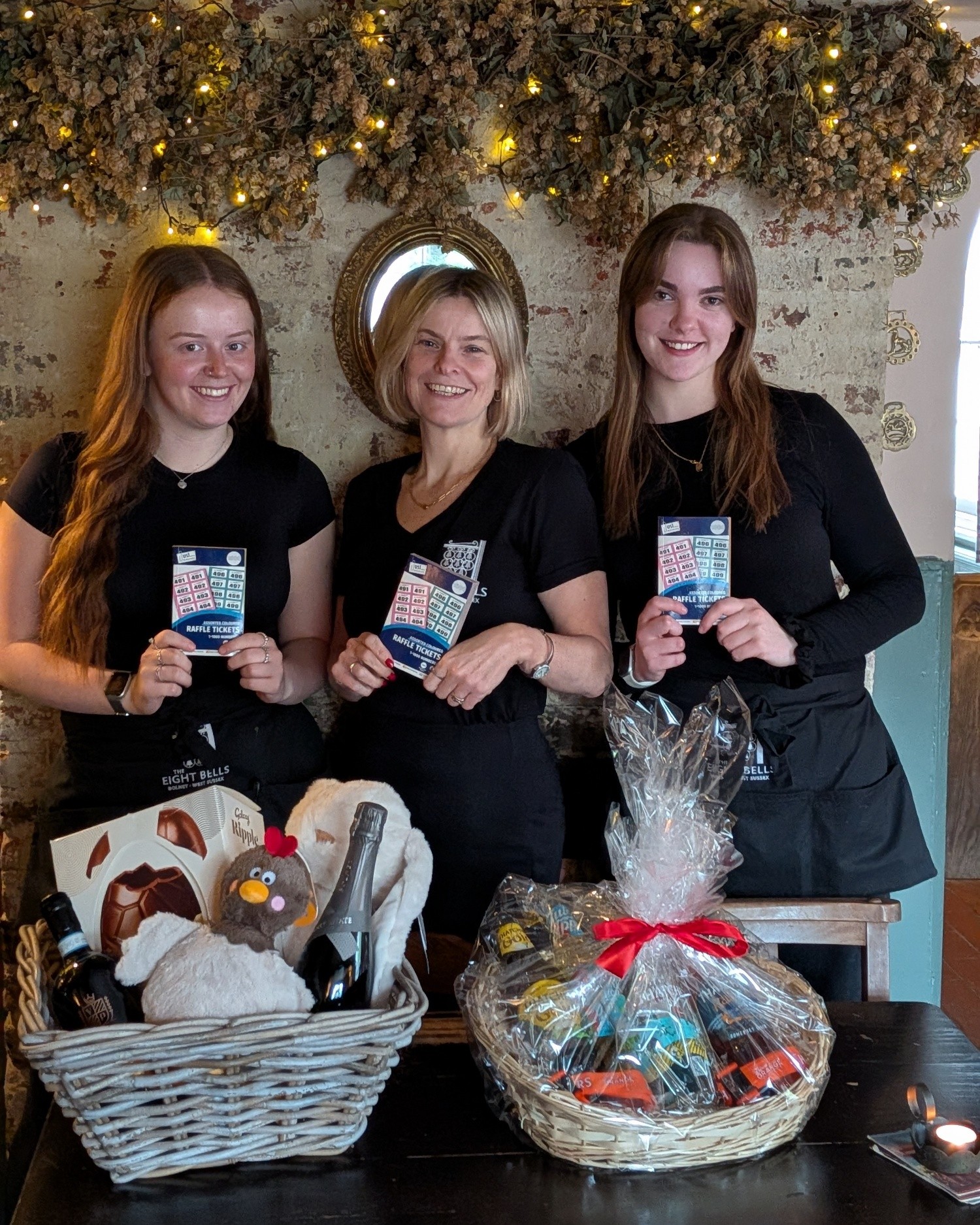 💐 Happy Easter from the team at The Eight Bells, Bolney 💕
Live music this evening from the Stone Dark Nights! From 8.30pm 💃🕺🏾
Also don't forget to grab your Easter Hamper raffle tickets 🥂 to be drawn on Easter Monday 🐣
We can't wait to see you all 🥳