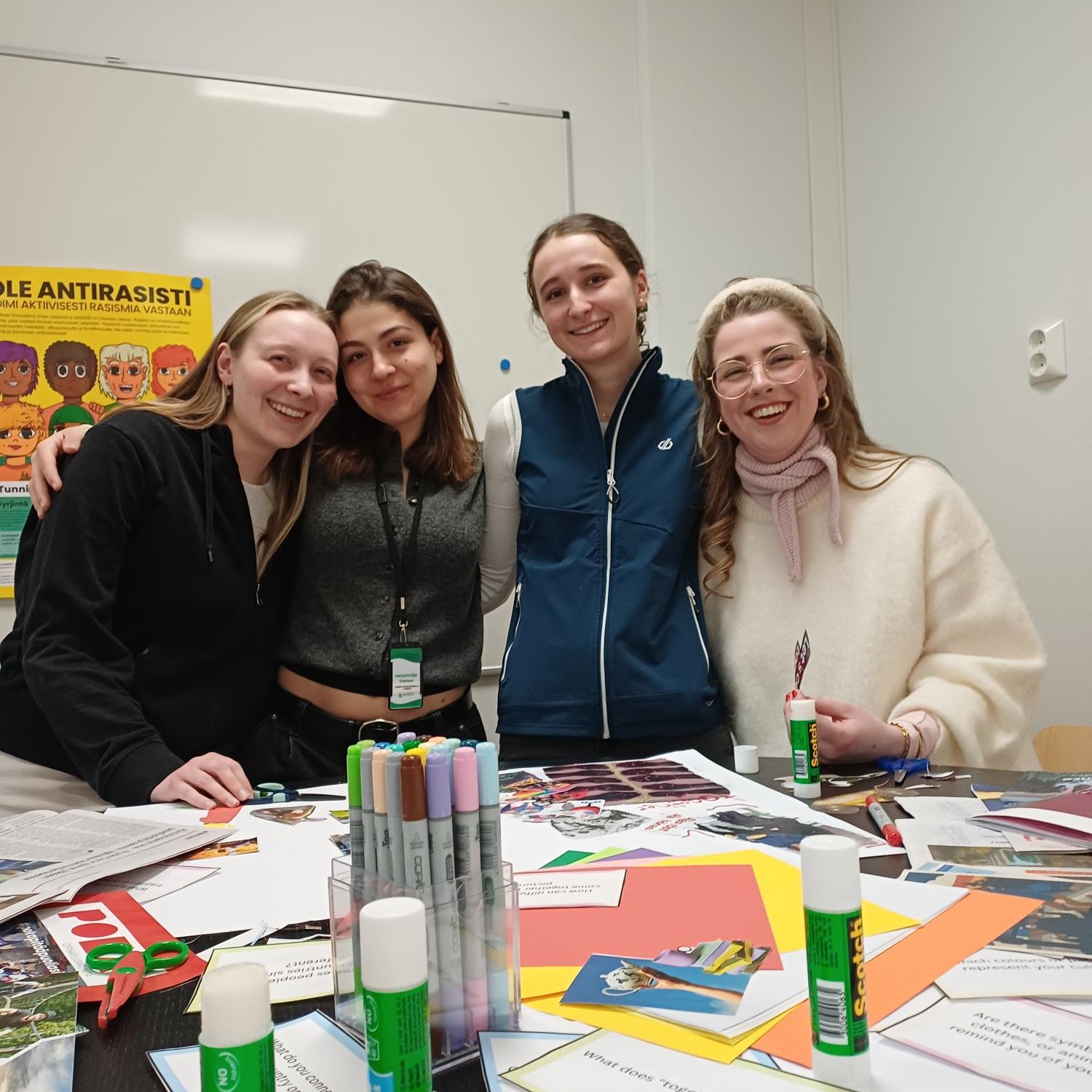 🇺🇸 in English below
Viime viikolla vietettiin Rasisminvastaista viikkoa. Jomoni kiittää kaikkia, jotka olivat osa Rasisminvastaista viikkoa tavalla tai toisella. Kuvista pääset katsomaan viime viikon tunnelmia. ❤️
Last week was Anti-Racism Week. Jomoni would like to thank everyone who took part in Anti-Racism Week in one way or another. Check out the photos to see what last week was like. ❤️
📸 1-6: Kansainvälinen karaoke / International Karaoke event
📸 7-8: Voices of Respect
📸 9: Näyttely Kaksi rakkautta saaristo ja Afrikka - Liisa Malmio, Taidekeskus Ahjo / Exhibition: Two Loves The Archipelago and Africa – Liisa Malmio, Art center Ahjo
📸 10: Runotyöpaja / Poetry workshop
Antirasistinen työ jatkuu! Antiracist work continues!
#rasisminvastainenviikko #weekagainstracism