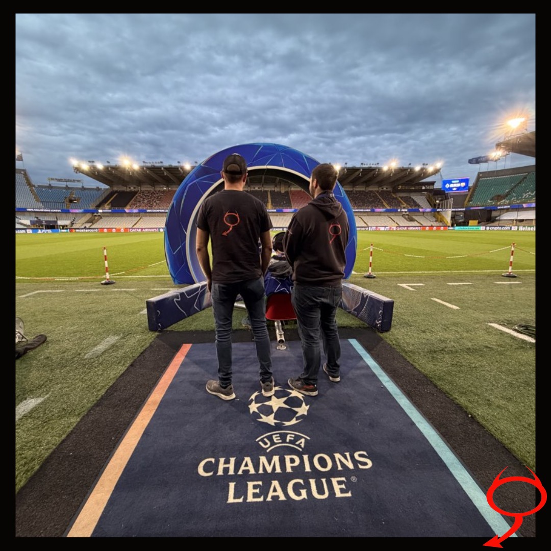 Klaar voor goals in groot formaat? Onze Hels duivels maakten het mogelijk. Met precisie in planning, keiharde logistiek en een messcherpe LED-opbouw zetten we het stadion van Club Brugge helemaal Champions League-proof. Resultaat: pure beleving, elke actie live, elke goal keihard binnen.
#hels #eventlogistics #eventsupport