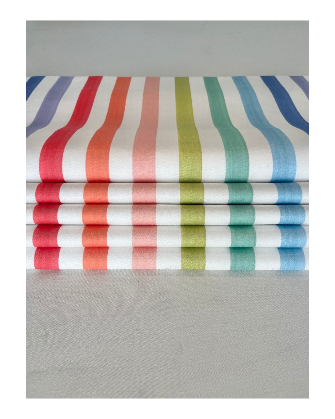 🌈 Oh what a joyful fabric to brighten up a grey start to the Easter holidays! 🌈
The fabric is from @villanovafabric and I had to attach additional fabric to both sides of the main portion to make the rainbow even longer. More joy to see! #romanblindmakers #fulham #tootingnewsie #romanblindmaker #softfurnishing #balhamnewsie #TootingBec #southlondon #softfurnishings #custommade #tooting #balhammums #southwestlondonmums #tootingmums #madetomeasure #windowtreatments #curtainmaker #earlsfield #romanblinds #handmade #maker #balham #wandsworth #localmaker #localmakers #romanblind #makers #rainbowfabric #rainbowfabrics #wimbledon