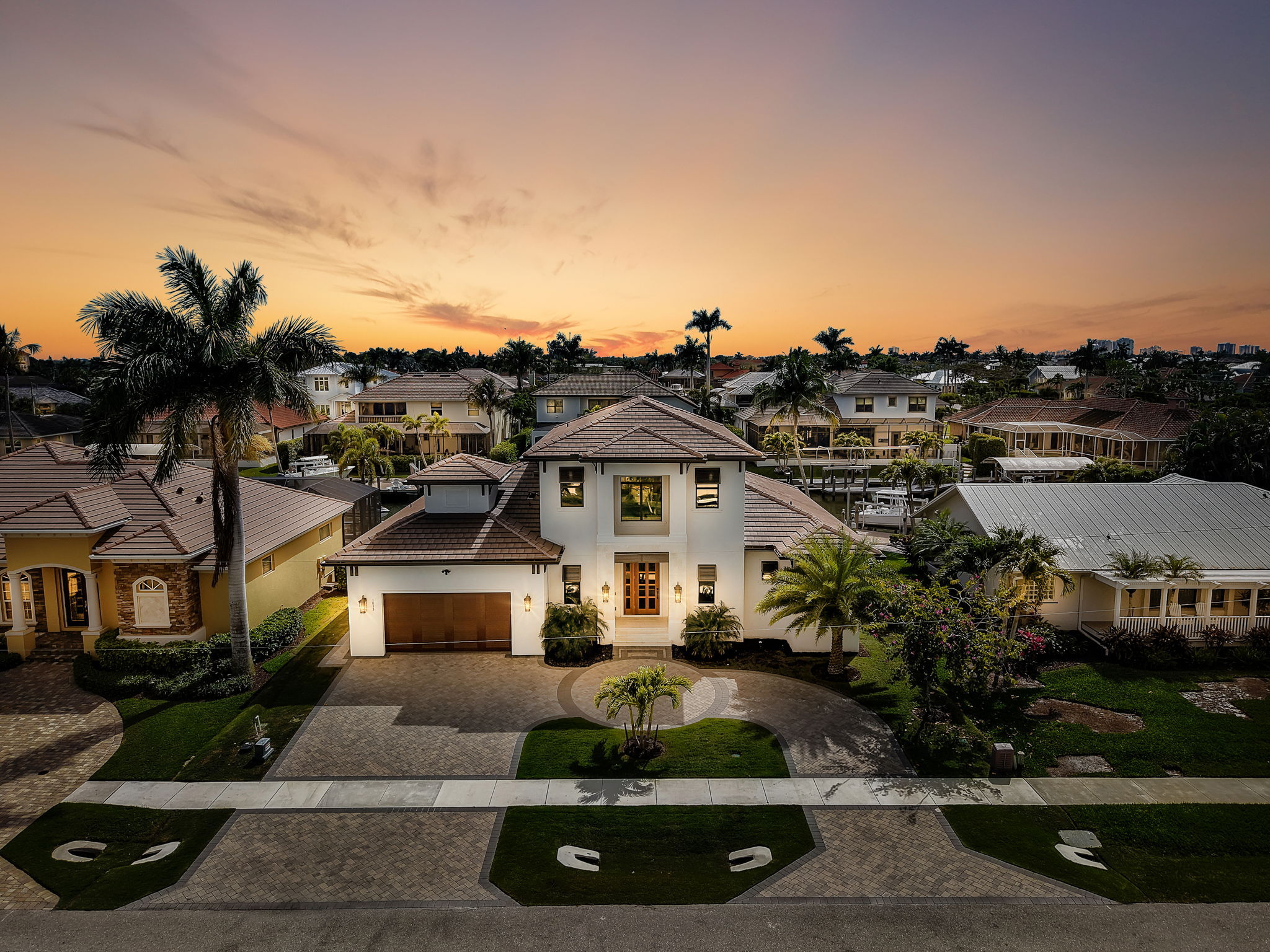 Just wrapped up photos at 1813 Menorca Ct 🌴☀️
New construction on Marco Island with breathtaking Gulf views, open-concept living, and that effortless coastal vibe—pure Florida living at its finest.
.
.
.
#MarcoIsland #GulfLiving #NewConstruction #LuxuryHomes #FloridaRealEstate #TurnkeyPhotography #CoastalLiving #BeachfrontProperty #DreamHome #ModernHome #NaplesRealEstate #LuxuryListing #WaterfrontProperty #RealtorLife #HouseGoals #RealEstatePhotography #FloridaLuxuryHomes #OpenHouseReady #PropertyOfTheDay #TurnkeyShots #NaplesLuxury #ListingOfTheDay #HomeForSale #LuxuryProperty #RealtorNetwork #HomeInspo #BeachLife #FloridaHomes #GulfCoastHomes #TurnkeyMedia