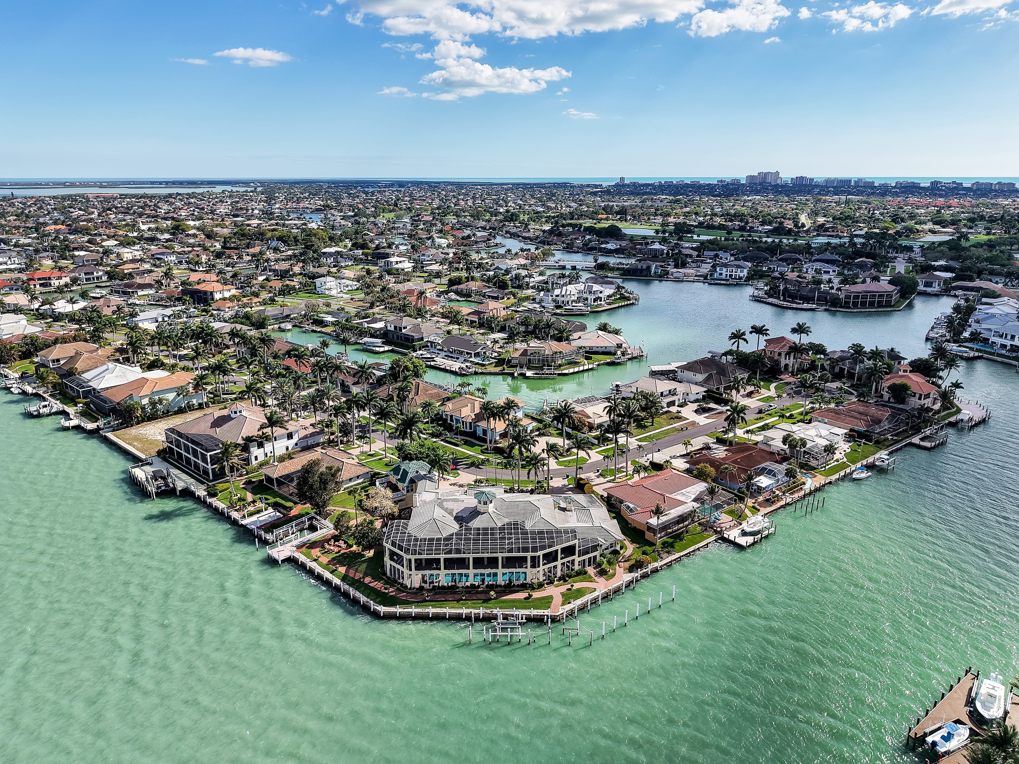 This is what living in paradise looks like 😍
📍474 Pepperwood Ct
#marcoisland #marcoislandflorida #naplesfl #swflrealestate #coastalliving #islandlife #homegoals #dreamhome #luxuryrealestate #waterfrontliving #beachvibes #realestatephotography #realtorlife #listingagent #househunting #floridaliving #modernhome #interiordesign #homesweethome #designinspo #openhouse #propertytour #newlisting #highendhomes #turnkeyphotography #swflhomes #naplesrealestate #homesofinstagram #luxurylifestyle #listingphotos
.
.
.