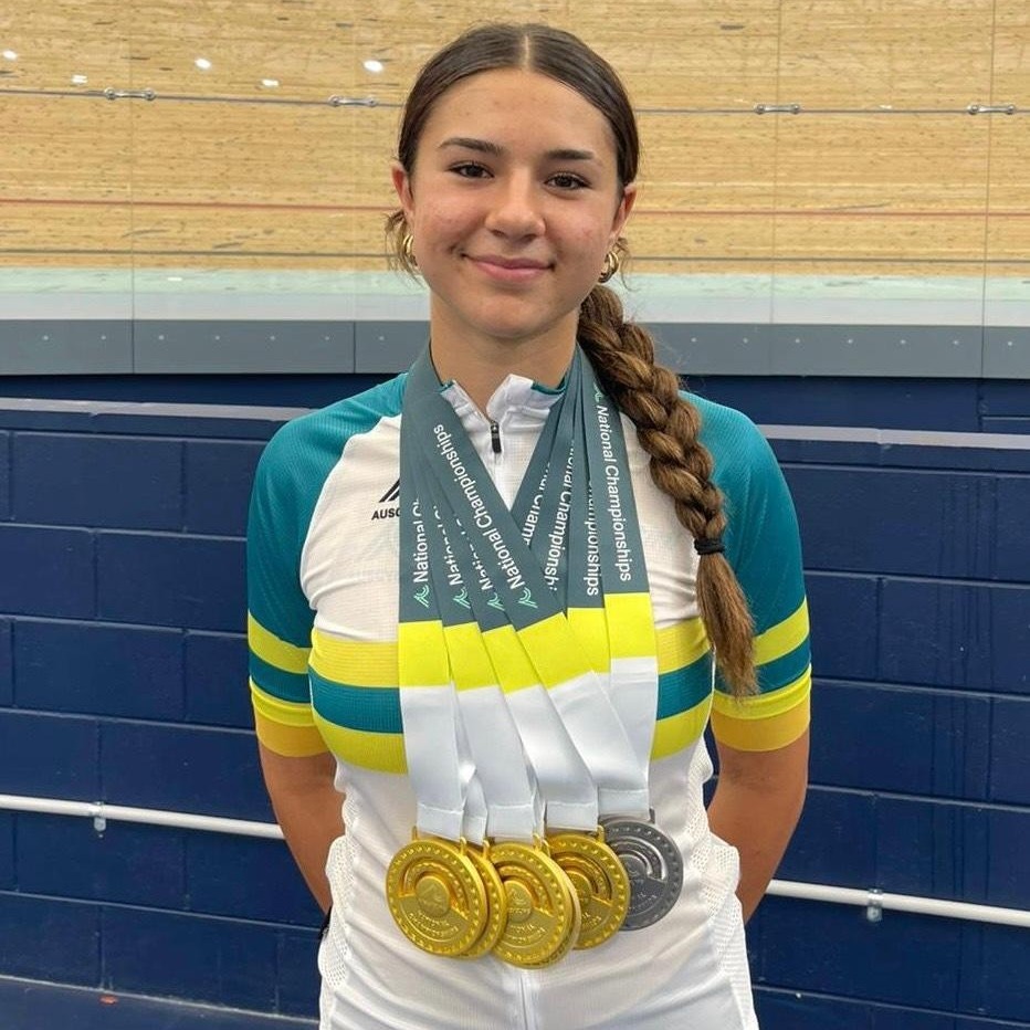 📣New National Record Alert📣
National Track Championships Review (Part Two)
Cienna Tinkler
U17 Women
1st - Keirin
1st - 500 TT
1st - Sprint
1st Individual Pursuit - New National U17 Record!
1st - Team Sprint
2nd - Scratch Race
🥇🥇🥇🥇🥇 5 x National Champion
A quite incredible week in Brisbane for Cienna, picking up 5 National Championship gold medals!!
Cienna also set a new U17 record in the Individual Pursuit, beating the previous record by 1.7s!!
Cienna - you are a superstar 🌟
@ciennassportingjourney
@peeldistrictcc
@dawson_coaching
@auscyclingaus