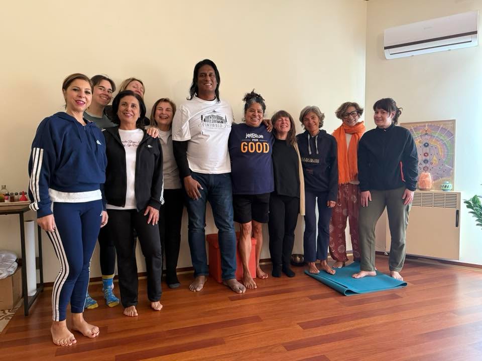 IL CUORE È COME UN GIARDINO.
PUÓ CRESCERE AMORE O RISENTIMENTO.
TU CHE SEME PIANTERAI OGGI? 🙏🌸
#yoga #ayurveda #sicily #benessere #vibes