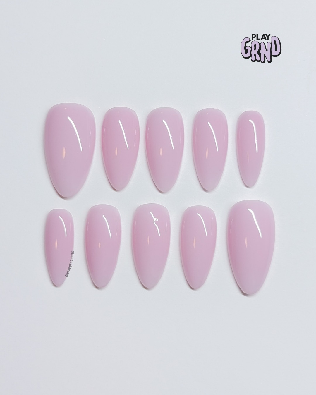 Nudist ✨
Nude sets are a total must-have and are so perfect to wear year-round, especially in Spring and Summer! 🤩 For this set, I used the Orchid rubber base from @esvynails (use code PLAY10 to save! 💰).
Want a Nudist set of your own? Hit up my website and check out my hand-painted, ready-to-order designs or grab a custom set! If you need help or have any questions, feel free to drop me a DM! 🖤
#playgrndpressons #playgrndnails #esvynails #nudenails #springnails