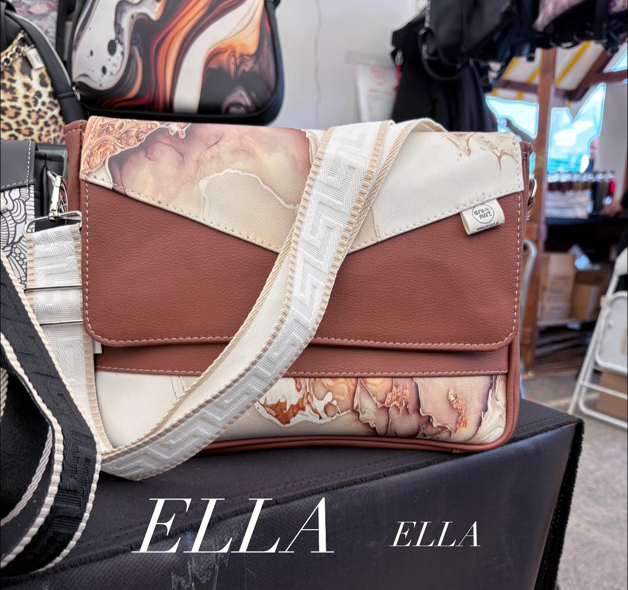 ELLA 🤩