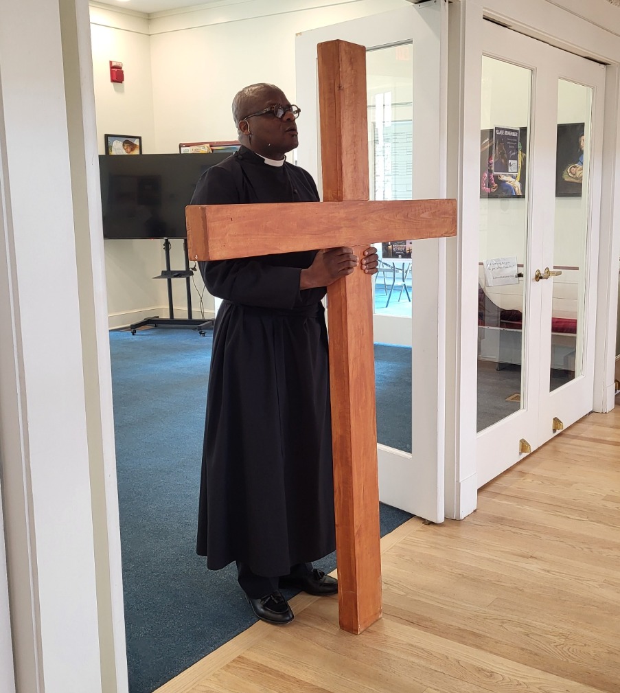 Our 12:00 midday Good Friday worship is still taking place, but you can join us at 7:00. Good Friday draws our attention to the extraordinary love that God has for each of us in giving His son to die on the cross.
"We glory in your cross, O Lord,
and praise and glorify your holy resurrection;
for by virtue of your cross
joy has come to the whole world."