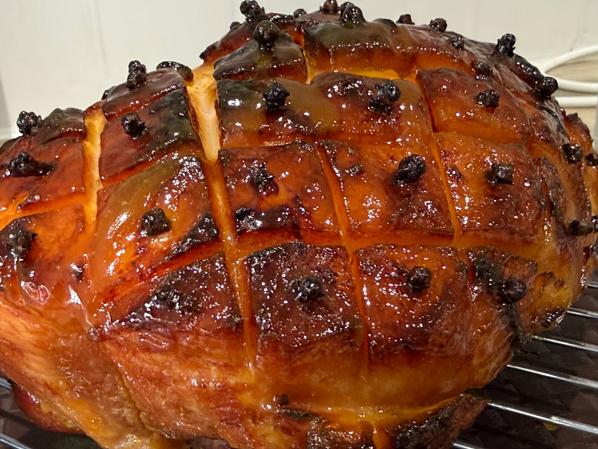 Our honey glazed ham is a labour of love but worth every minute and always gets great feedback...
#privatechef #buffet #local #passion #oxfordshire #gardenparties #caterer #bespoke #summer #wedding #party #reading #henley #luxury #dinner #barbecue #bbq #inhomedining #glutenfree #sunday