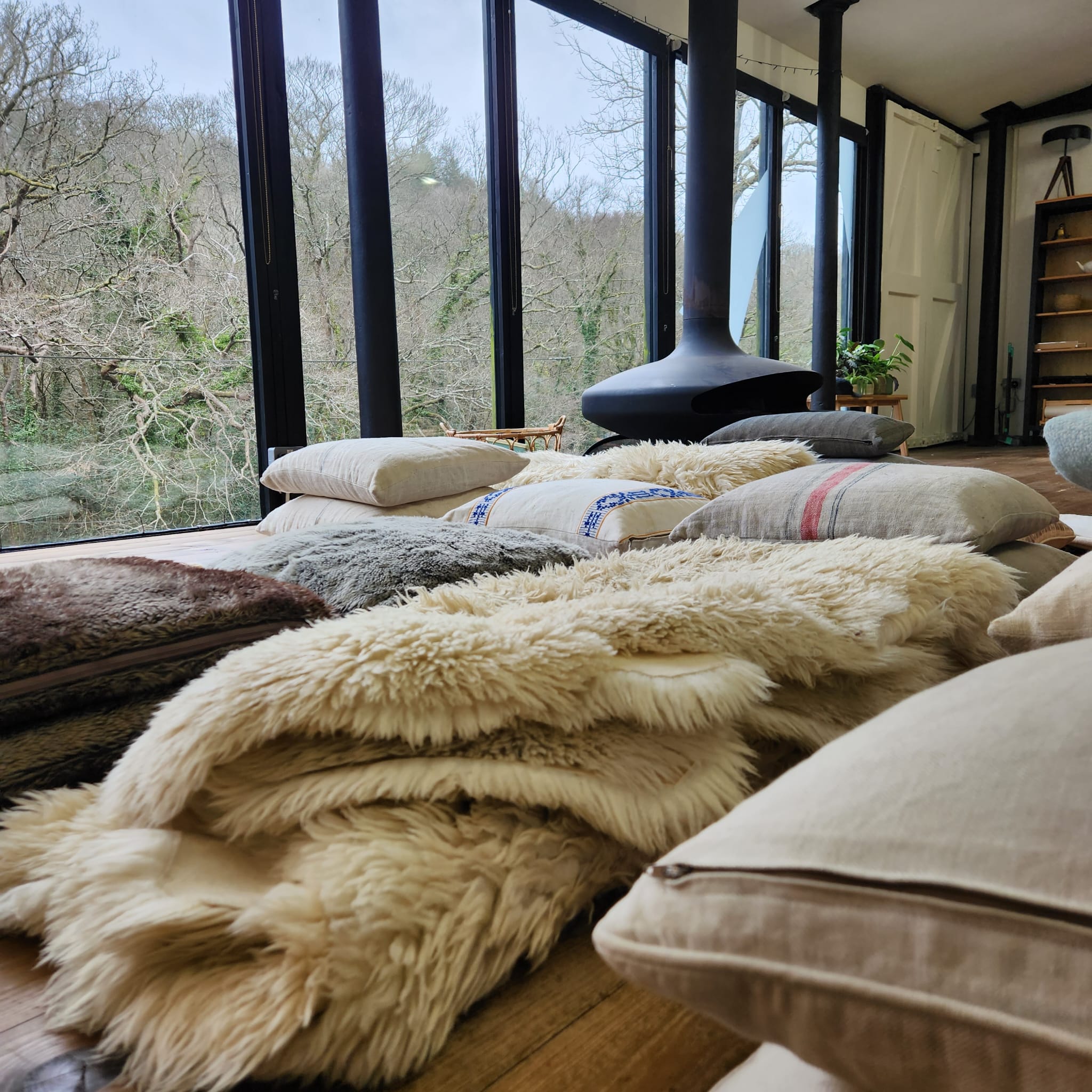 If you’ve got a shoot coming up and need a space that just works, our studio hire is set up for exactly that.
Natural light, clean backdrop, and enough room to move and shape things how you need.
Perfect for brand shoots, content days or testing ideas.
If you’ve got kids, @the_yard_creative run activities downstairs through the day, so it can actually work really well alongside a session here.
You can book through our bio.
#studiohire #photographystudio #devoncreatives @the_yard_creative