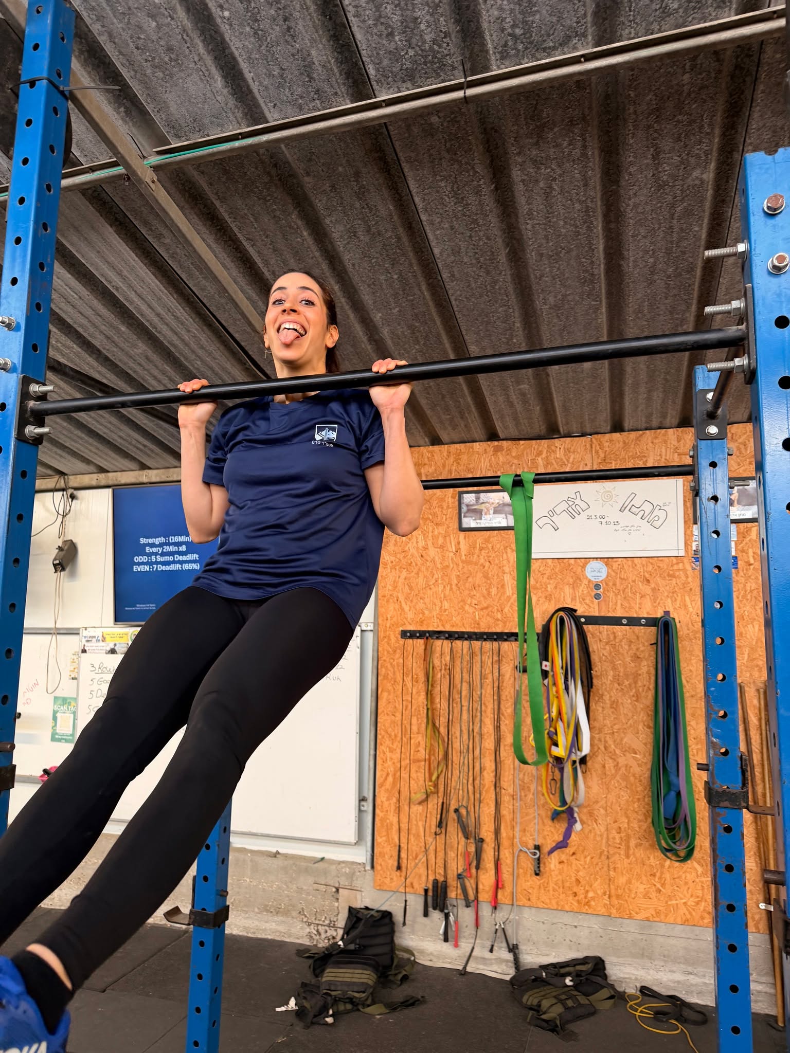 יום שישי בבוקס - שבת שלום לכולם
מזל טוב לשחר היפה החכמה החזקה וזאת שבגללה כולנו הולכים לעשות 31 ברפיז בסוף האימון :)
פותחים בעבודת מיומנות על משיכות וקיפינג עם התקדמות לפי רמות, וממשיכים לאימון Murph שמחבר נפח עבודה קלאסי עם ריצות חוזרות - שמירה על קצב נכון מההתחלה תעשה את ההבדל עד הסיום.
האימון היומי - https://www.crossfitey.com/wod
בוקר:
08:00 - CrossFit / Open Box
09:00 - CrossFit / Open Box
10:00 - CrossFit / Open Box
צהריים:
12:30 - StrongMan
14:00 - StrongMan / Open Box
15:30 - CrossFit / Open Box