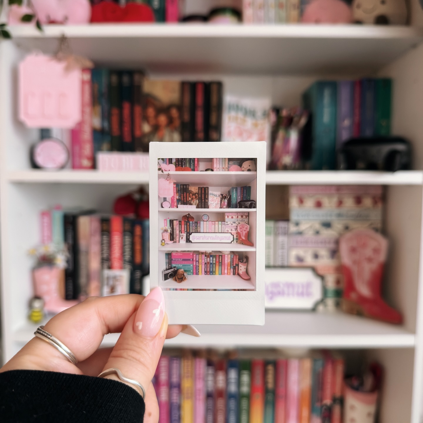 A full bookshelf and a fresh Instax print 💖
The perfect way to bookmark a memory. 🎀
#Instaxeg #InstaxMiniFilm