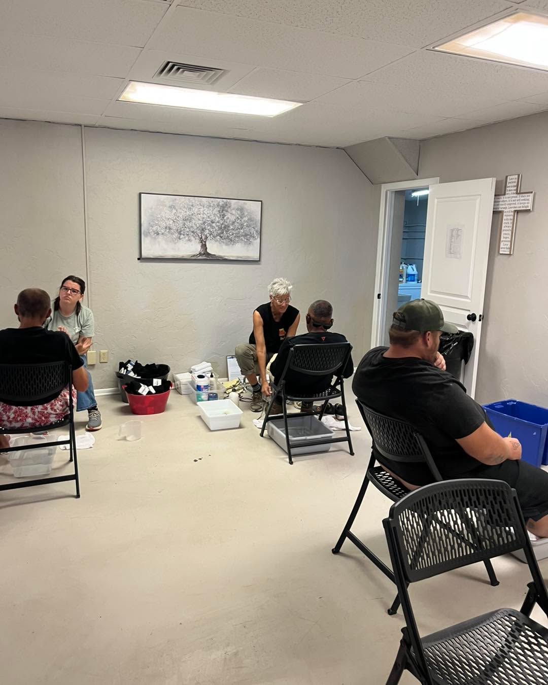 How amazing is Harvest912 Tucson, hopefortucson, and Hope City Church?? We LOVE the community hub that has blossomed at this incredible church. One guest told us that “this is the best resource in Tucson” and we agree!
We were blessed to help at a fantastic clinic, made some new friends, and met an amazing group of high school students who came to serve from Georgia. They definitely made an impression on the clinic guests!