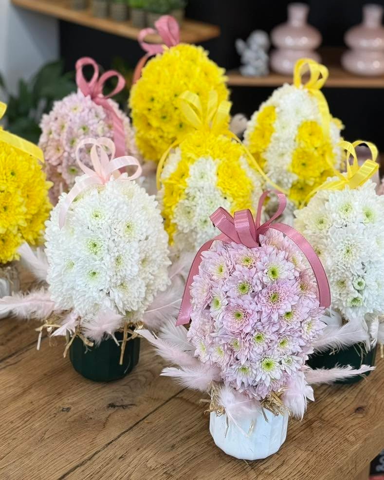 🐣 Bonjour à tous,
Les compositions de Pâques sont prêtes 🌸
Et d’autres arrivent ce soir ✨
N’hésite pas à commander pour faire plaisir (ou vous faire plaisir 😉)
À très vite 💐