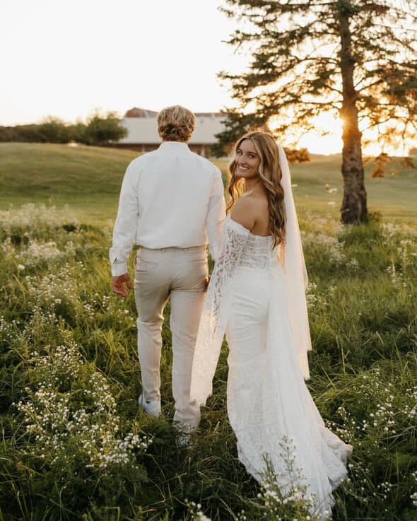 Real bride moment, straight from Shayla 🤍✨
Her most unforgettable memory?
“When he was saying his vows to me… it was the most beautiful thing I’ve ever heard.”
Cue the tears 🥹 Moments like these are what it’s all about. 💫
Shayla + Jaden
9.27.25
@michelleannphotos
Glenetta dress from @justinalexander with custom train & sleeves