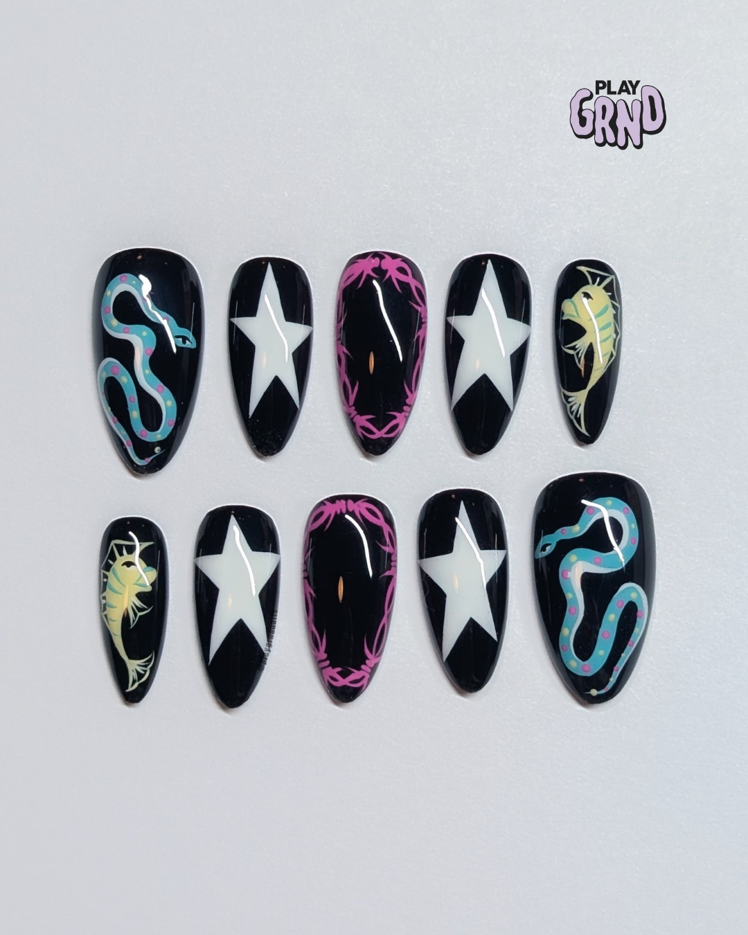 Not Too Sweet 🐍
This set is for all the babes that want just a little bite to their nail art! 😎 You can now get this set and more all in my new Bold Capsule Collection. Check it out on the site!
Looking to spice up your nail routine? Head to my website to grab a sizing kit or slide into my DMs with any nail inspo/questions you may have! ✨
#playgrndpressons #playgrndnails #handpaintednails #BoldNails #boldnailart
