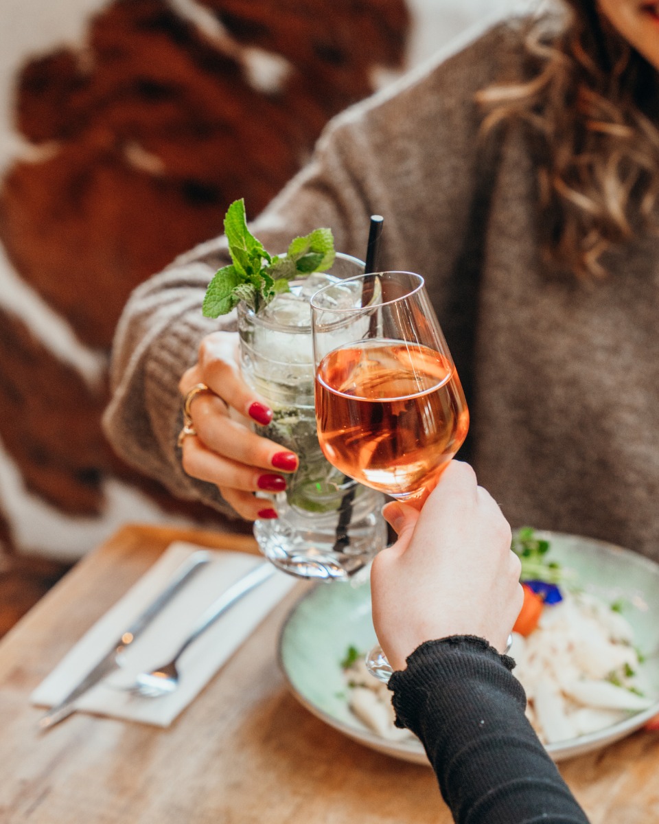 Almost weekend!
Tijd om quality time te plannen bij Weidegeluk.💛
#Weidegeluk #Dendermonde #kindvriendelijk #speeltuin #brasserie #bites #kinderen #terras #weide #restaurant