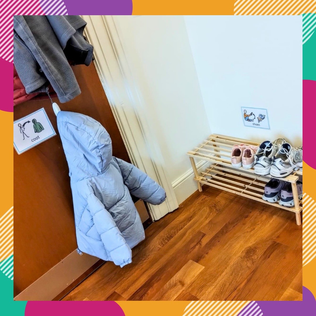 Helping children to feel safe and confident starts from the moment they walk through the door 🙌
In our clinic, we use simple visual supports to guide children with routines, like where to hang their coat and place their shoes. These cues not only make expectations clear, but also show that shoes off is absolutely welcome (many of our children prefer being barefoot!). 👣
A little structure goes a long way in creating a calm, predictable space (for them and for us!)
#liverpoolspeechtherapy #speechtherapyliverpool #speechtherapy #visualsupports #speechtherapyclinic