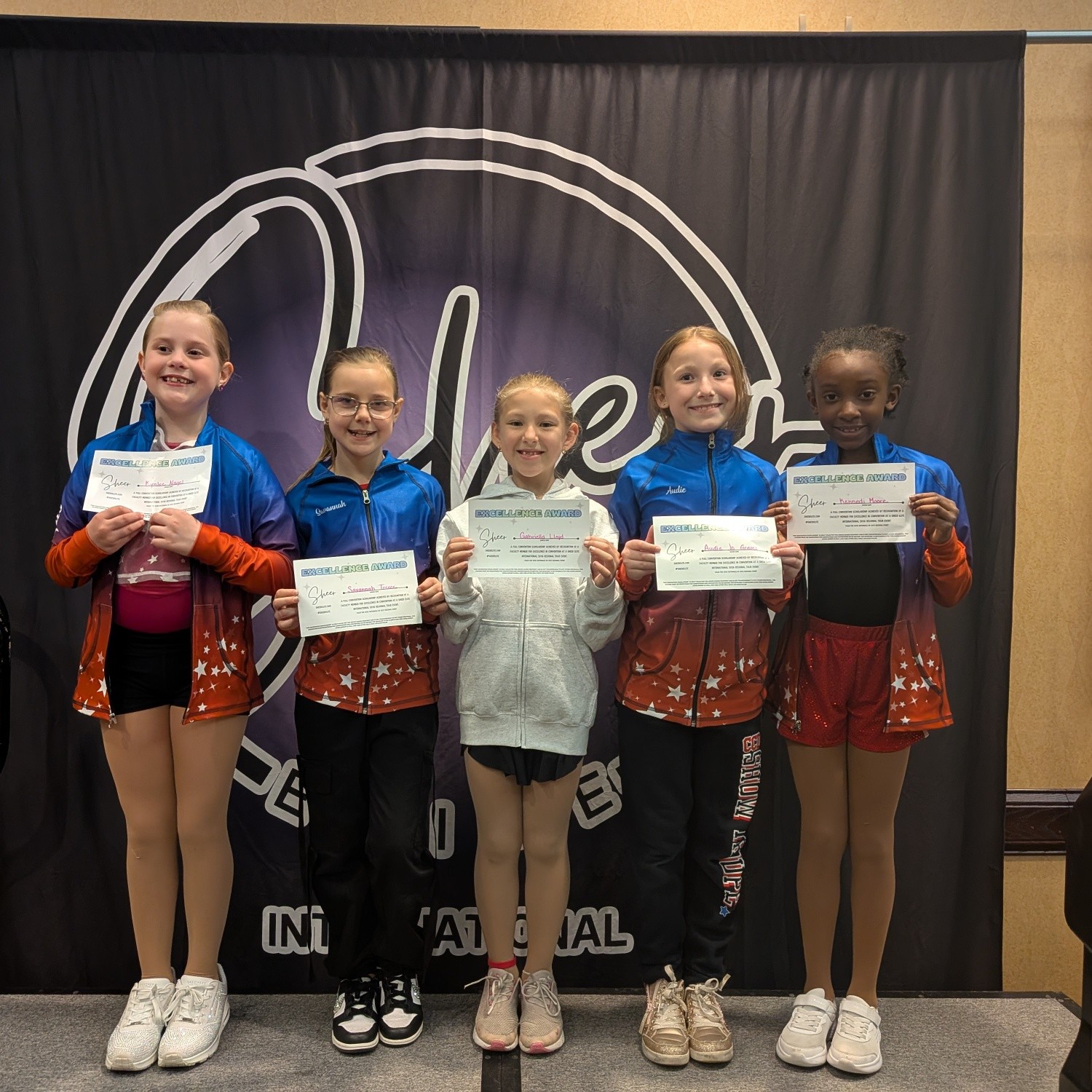 Starting off our dance weekend @sheerelite with a bang! Congratulations to our scholarship and Sheer Ambassador winners! 💙❤️💙❤️ #theCCDcollaboration #CCDlove
Small Wonders: Kynlee N, Savannah T, Gabriella L (Ambassador), Audie G, and Kennedi M
Juniors: Maya C and Madison M
Senior: Bella S (Ambassador) and Teagan S
