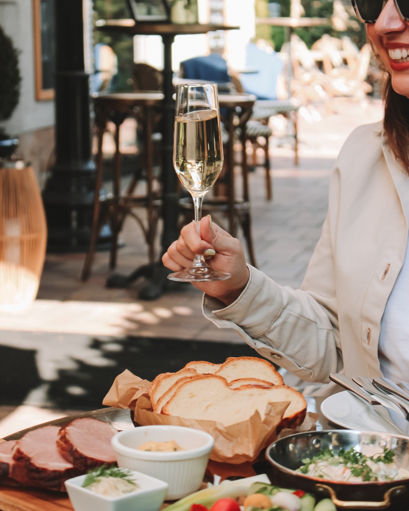 Figyelem: az ünnepek alatt is változatlan nyitvatartással várunk titeket! 🐰
#szépilona #szépilonabisztró #budapest #húsvét #easter