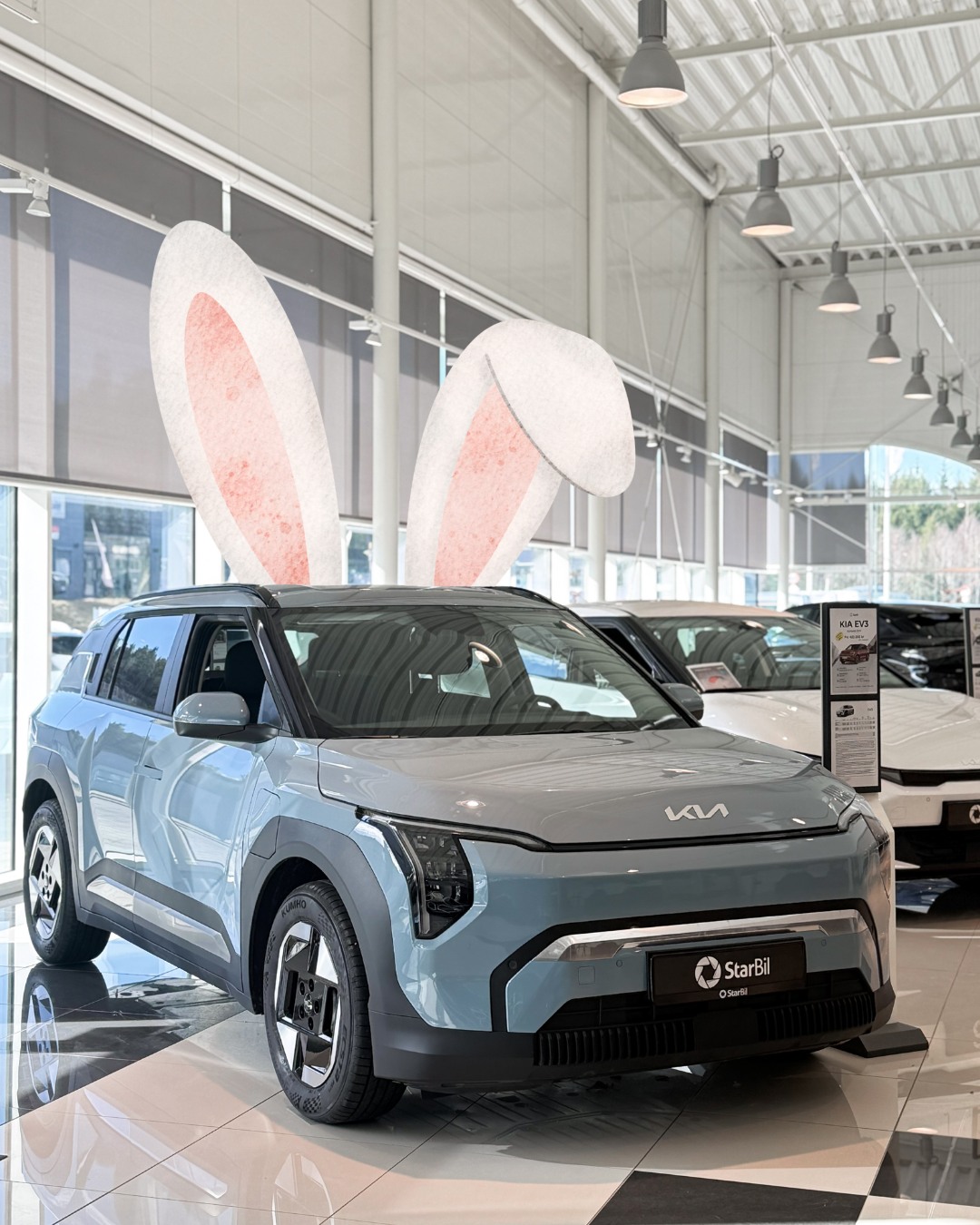 Kia EV3 + påskestemning = perfekt kombinasjon!
Påskeharen har tydligvis god smak, for den har funnet seg godt til rette i Kia EV3 😍
Vi ønsker alle noen fine påskedager 💛