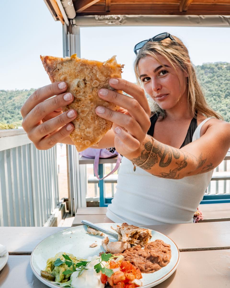 Klein Saterdag plans? Sorted ๐
Midweek catch up, a lekker meal, and a little music to ease you into the rest of the weekโฆ sounds like a good idea hey?
Itโs Open Mic Night at Surf Cafe tonight ๐ค
Whether youโre pulling in to play a tune or just here for the vibe, itโs one of those easy, feel-good evenings with good people, good food and lekker energy.
No big plans needed, just come through, grab your spot and let the night do its thing.
See you later ๐ค